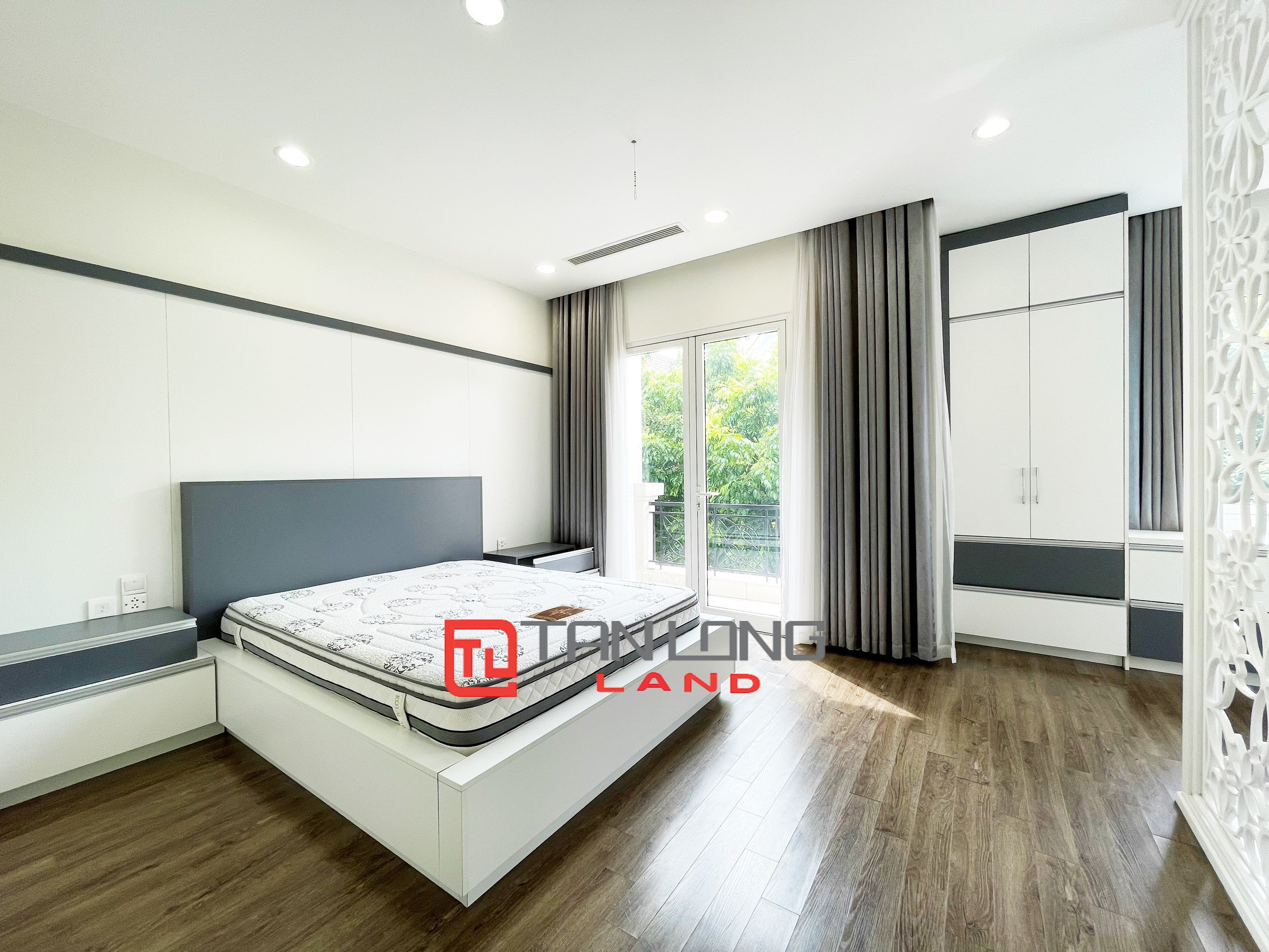 Cho thuê Biệt thự Song lập full nội thất view sông sau nhà rộng thoáng mát tại Vinhomes Riverside 14