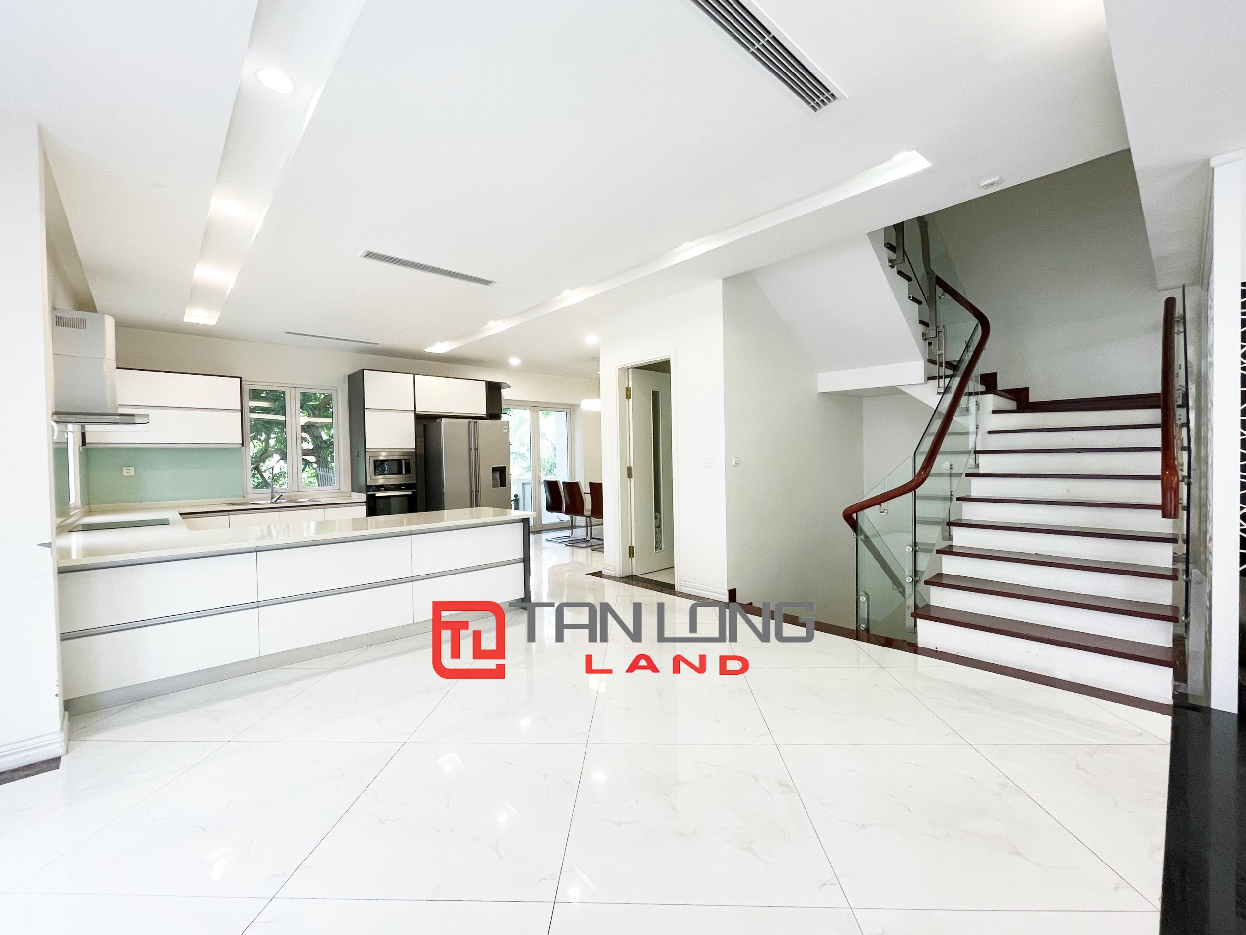Cho thuê Biệt thự Song lập full nội thất view sông sau nhà rộng thoáng mát tại Vinhomes Riverside 7