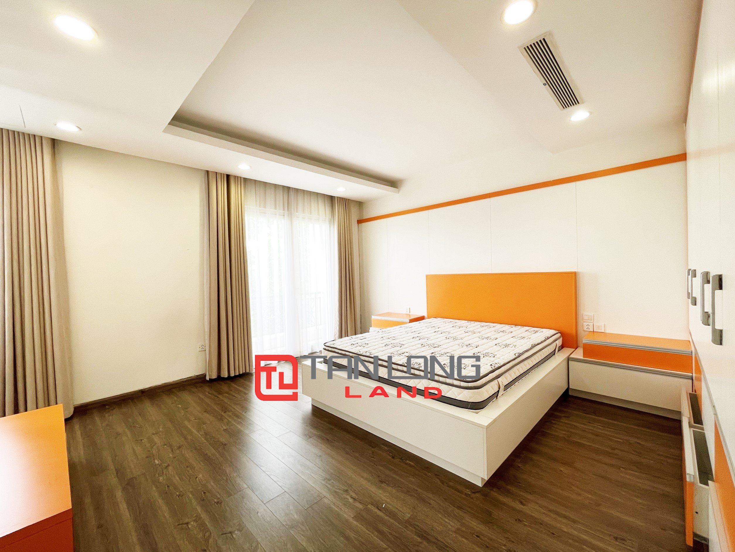 Cho thuê Biệt thự Song lập full nội thất view sông sau nhà rộng thoáng mát tại Vinhomes Riverside 17