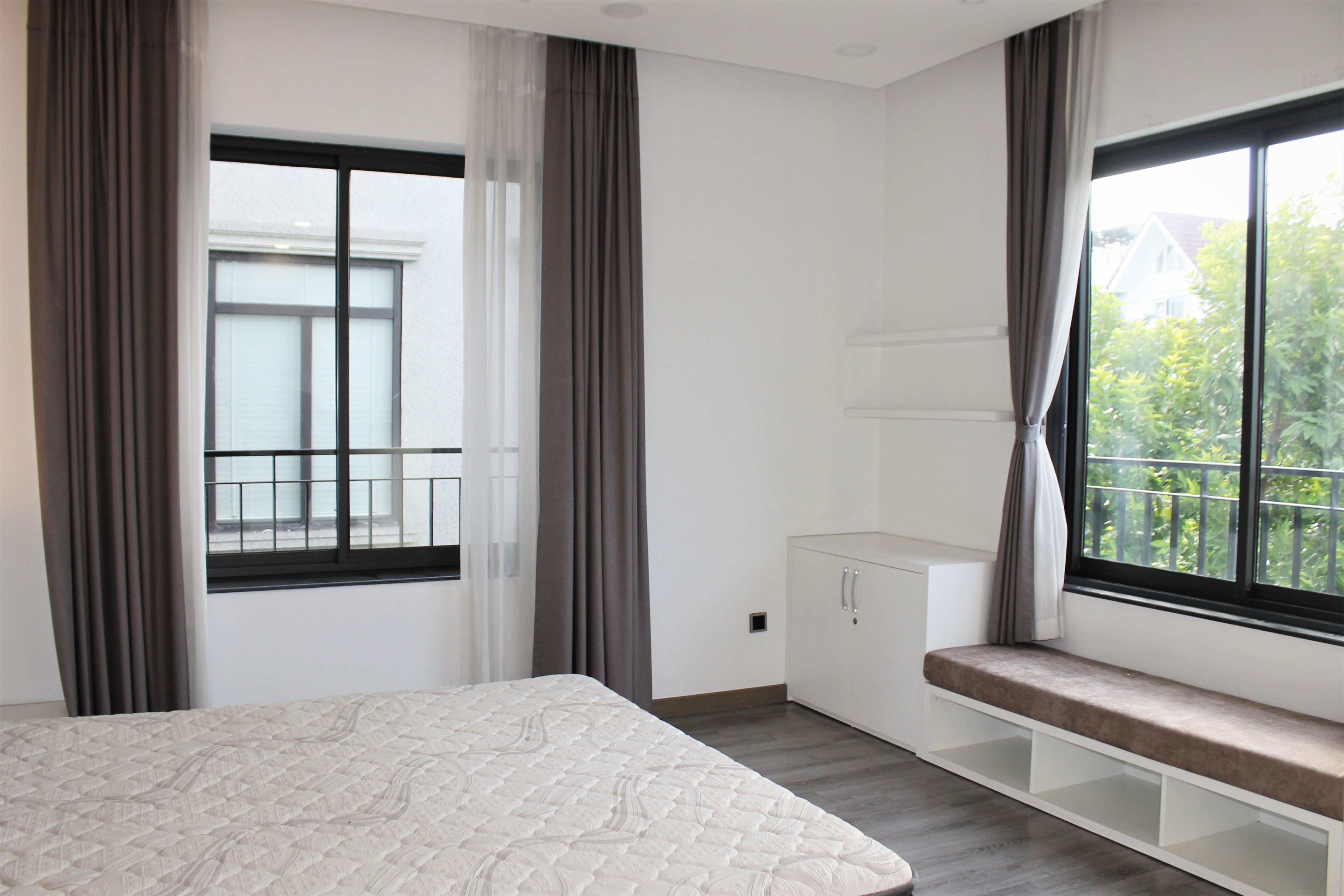 Cho thuê biệt thự Song Lập gần trường Vinschool tại Vinhomes Riverside 5
