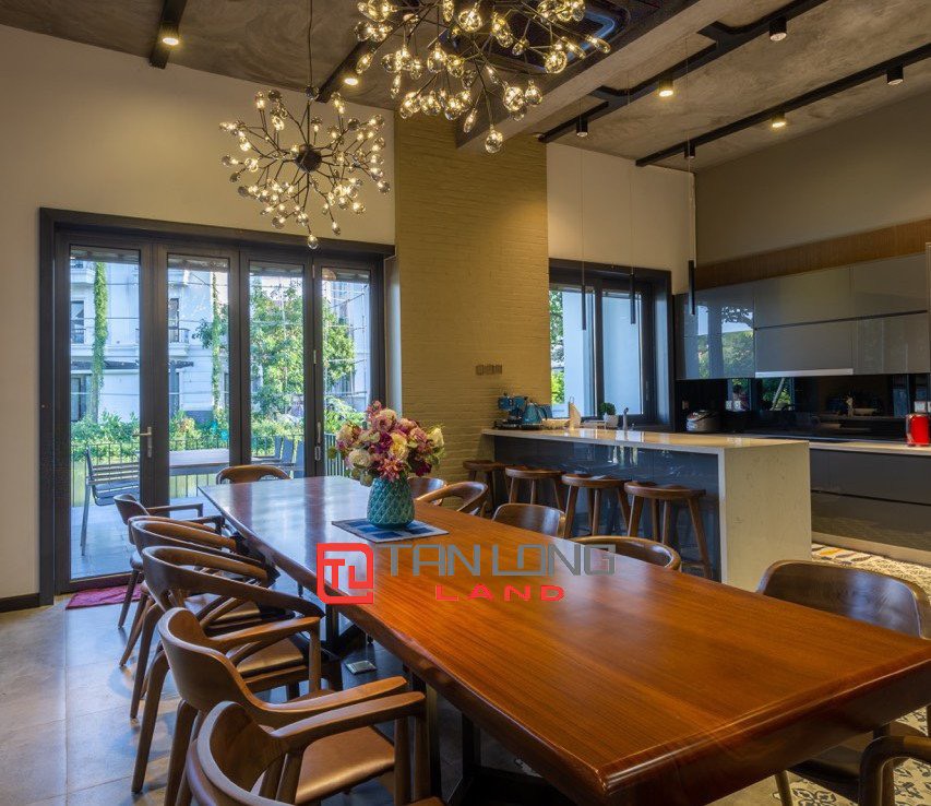 Cho thuê Biệt thự Song lập gần TTTM Vincom tại Vinhomes Riverside Long Biên 5