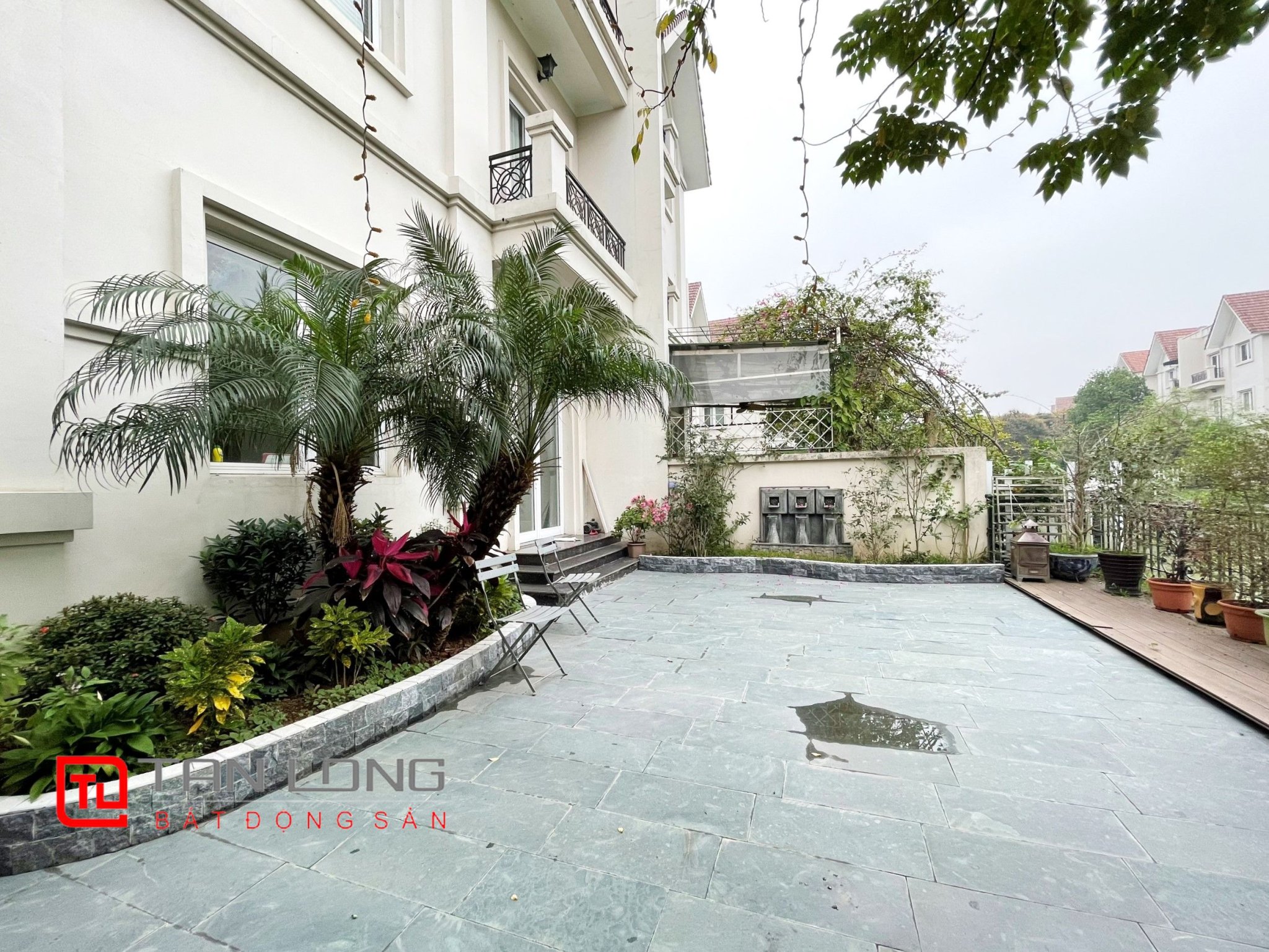 Cho thuê Biệt thự Song Lập - Hoa Sữa đầy đủ nội thất tại Vinhomes Riverside 17