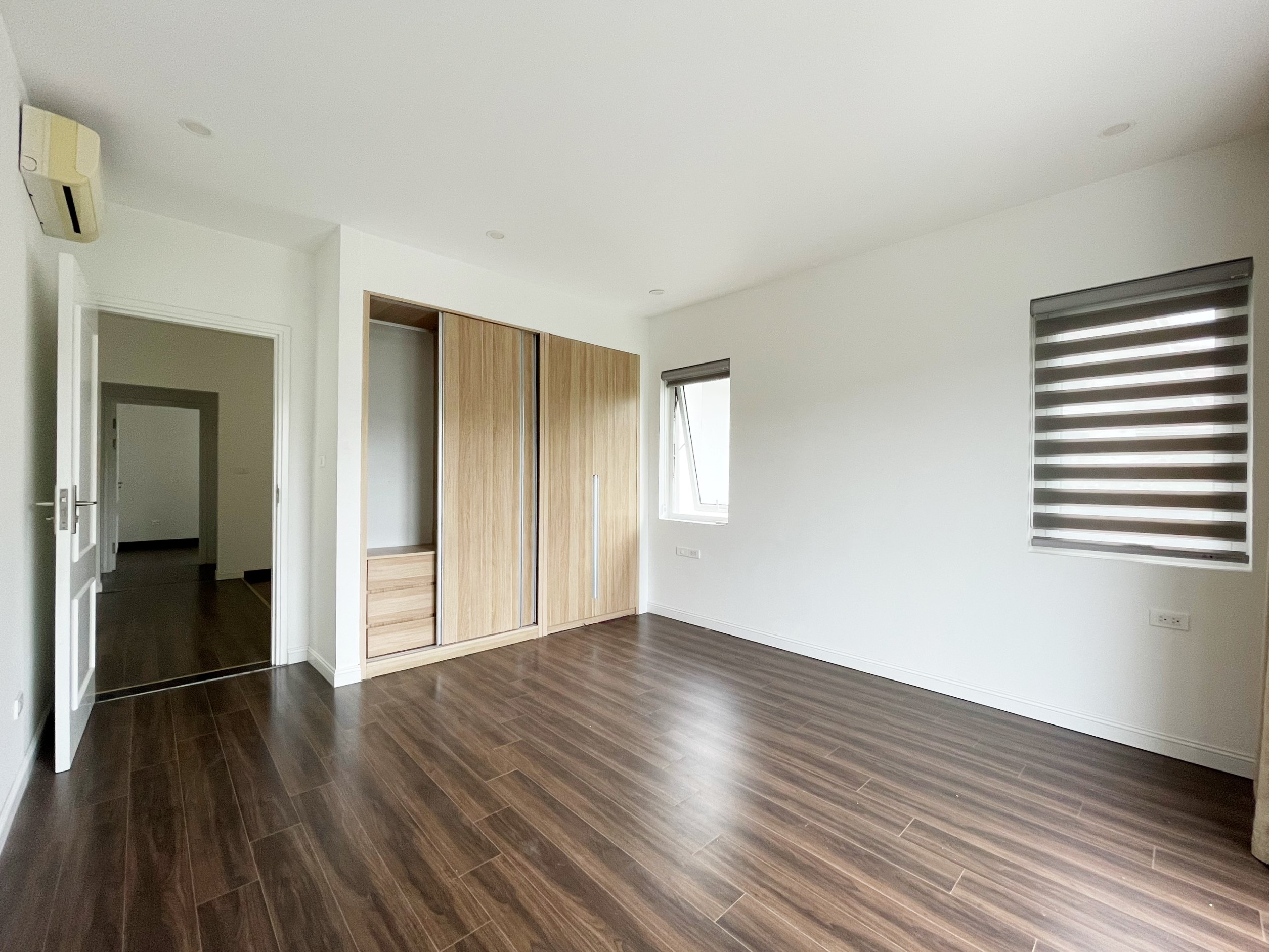 Cho thuê biệt thự song lập hoàn thiện đẹp dãy Hoa Sữa Vinhomes Riversdie Long Biên 12