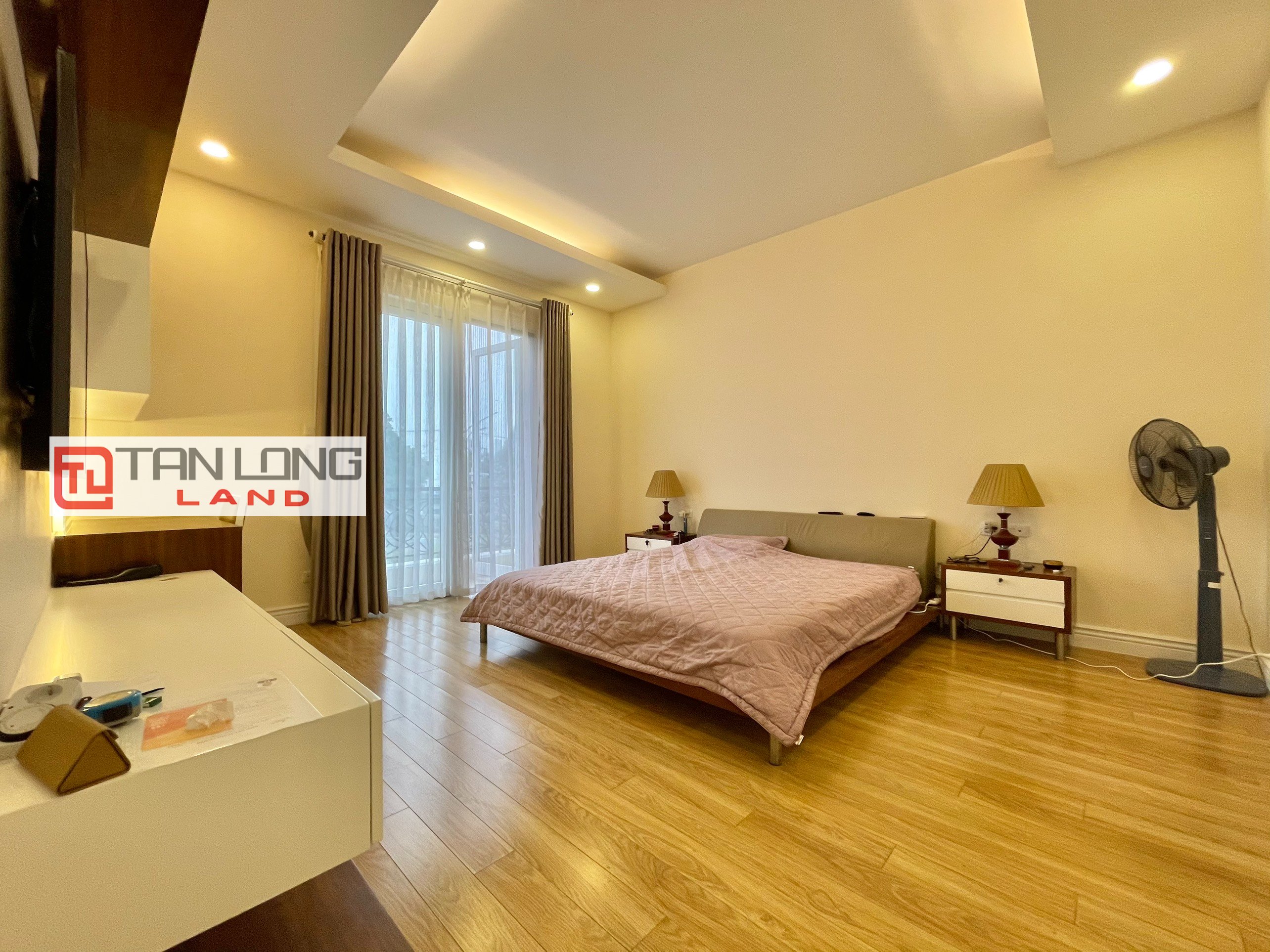 Cho thuê biệt thự Song lập hoàn thiện gần trường quốc tế BIS tại Vinhomes Riverside 14