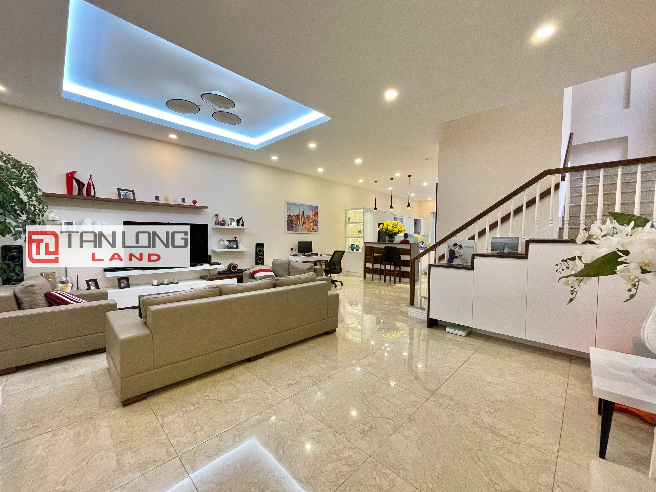 Cho thuê biệt thự Song lập hoàn thiện gần trường quốc tế BIS tại Vinhomes Riverside 2