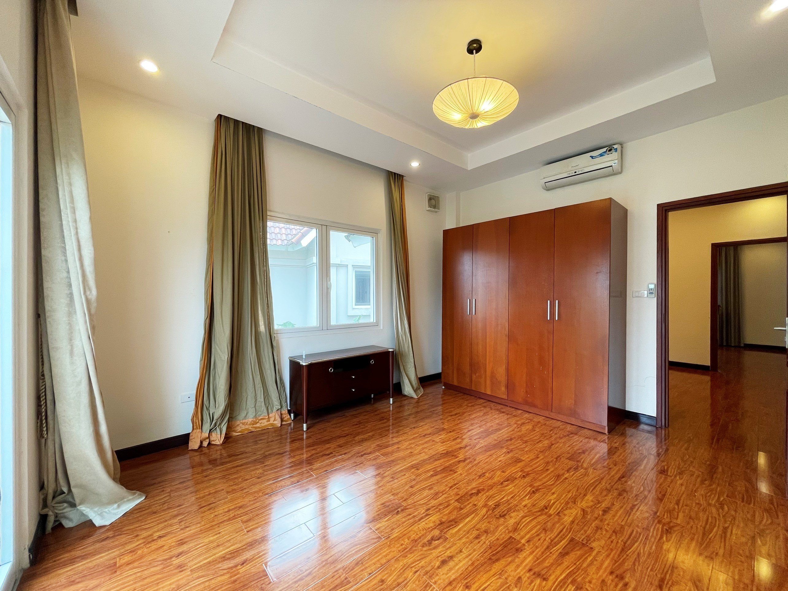Cho thuê Biệt Thự Song Lập không đồ tại Vinhomes Riverside, Long Biên 5