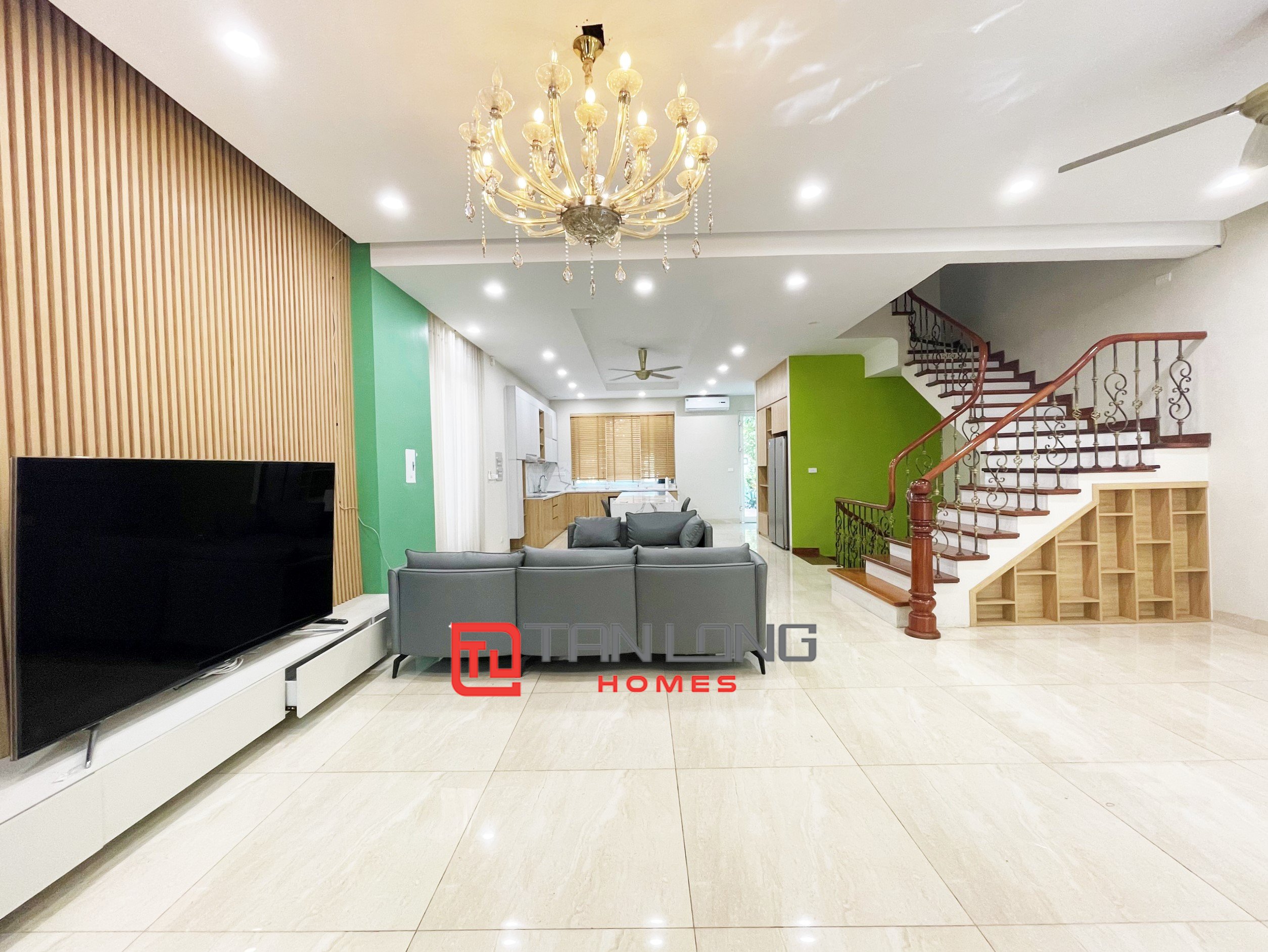 Cho thuê Biệt thự Song lập sân vườn 4 phòng ngủ full nội thất tại Vinhomes Riverside 1
