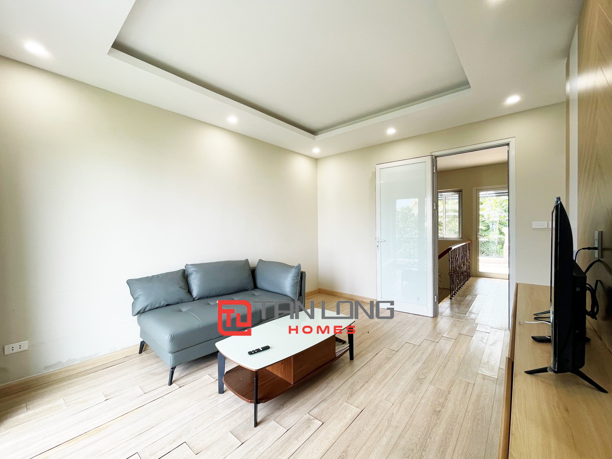 Cho thuê Biệt thự Song lập sân vườn 4 phòng ngủ full nội thất tại Vinhomes Riverside 7