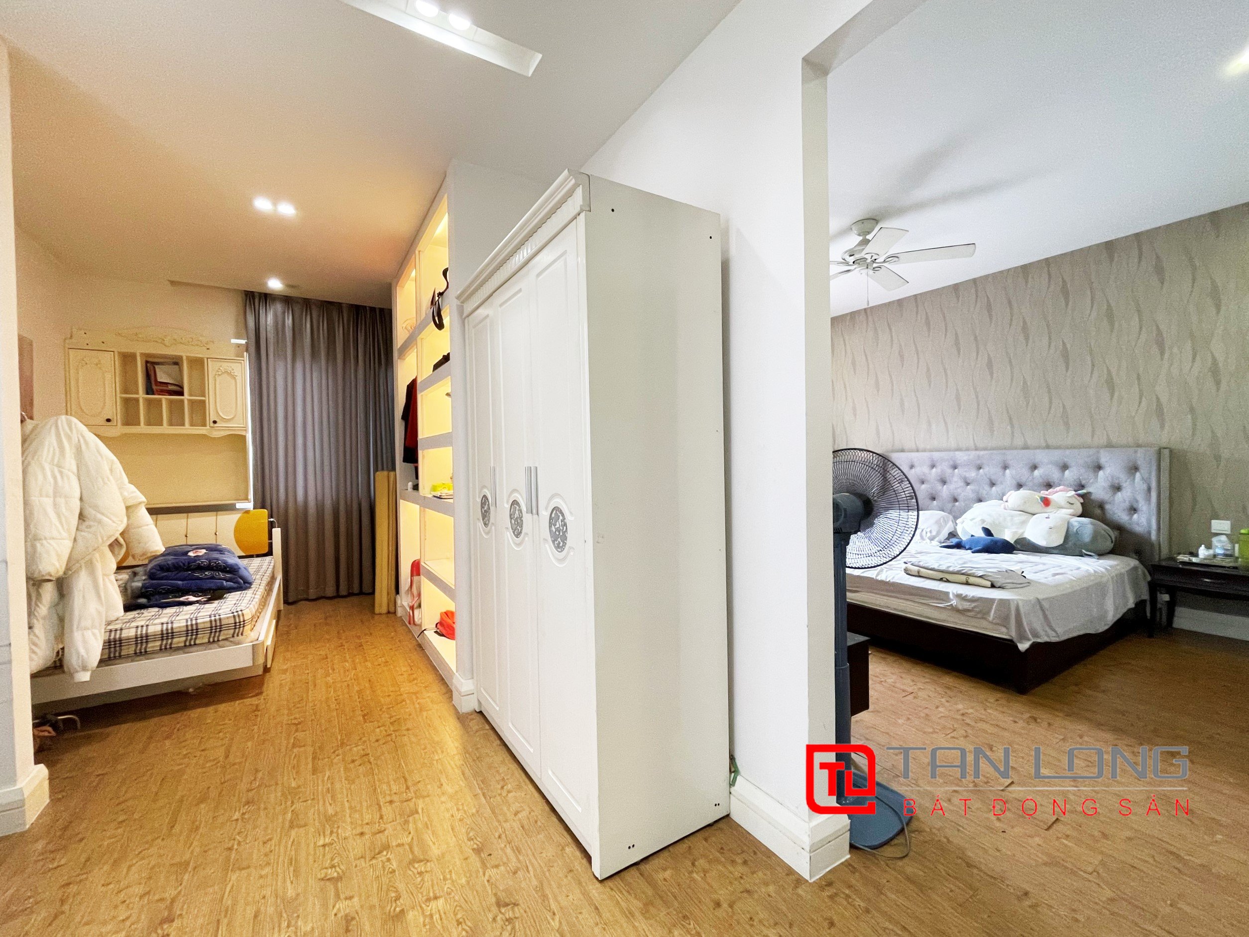 Cho thuê biệt thự song lập sân vườn rộng tại Vinhomes Riverside 13