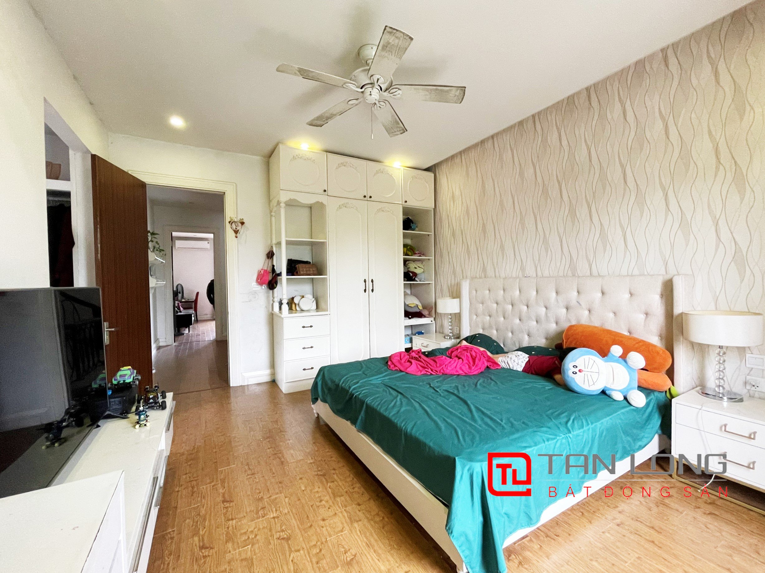 Cho thuê biệt thự song lập sân vườn rộng tại Vinhomes Riverside 5