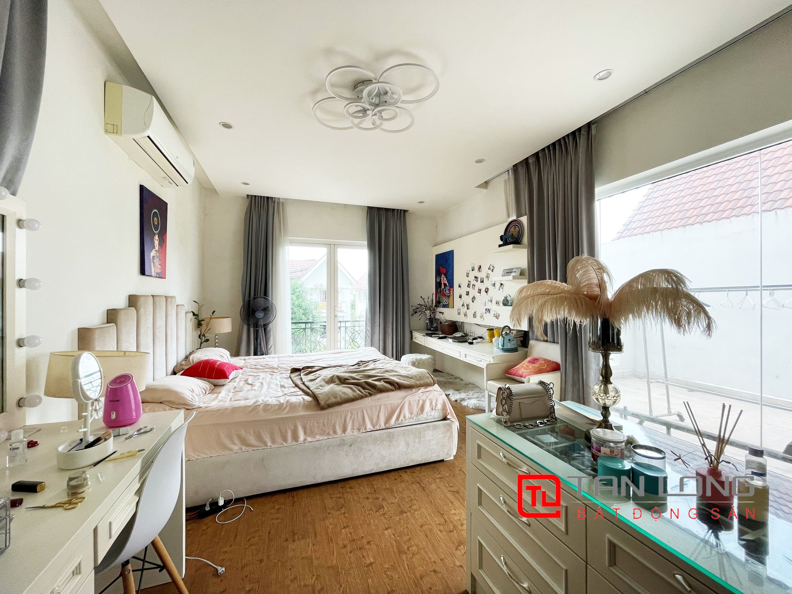 Cho thuê biệt thự song lập sân vườn rộng tại Vinhomes Riverside 7