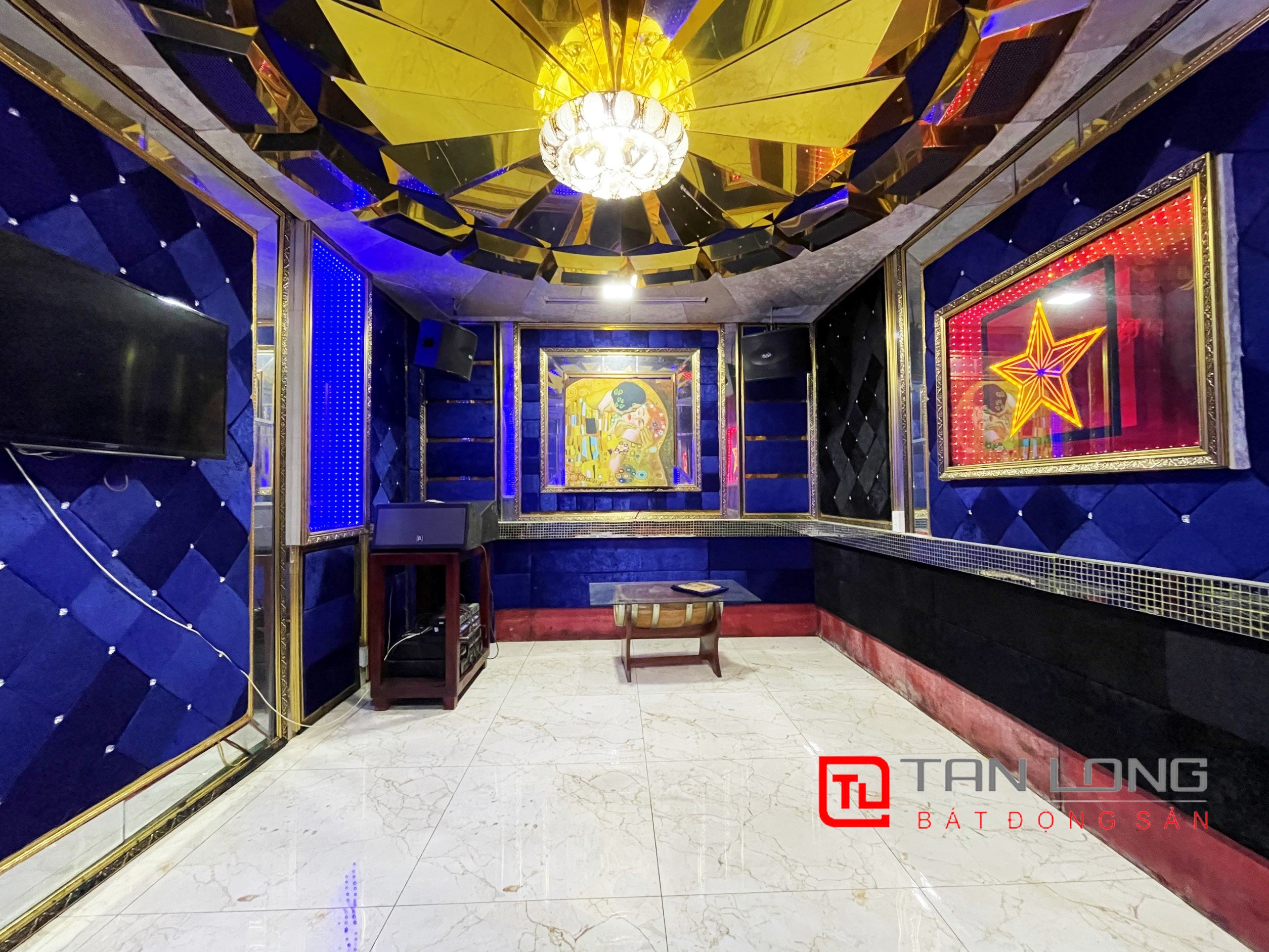 Cho thuê biệt thự song lập sân vườn rộng tại Vinhomes Riverside 9