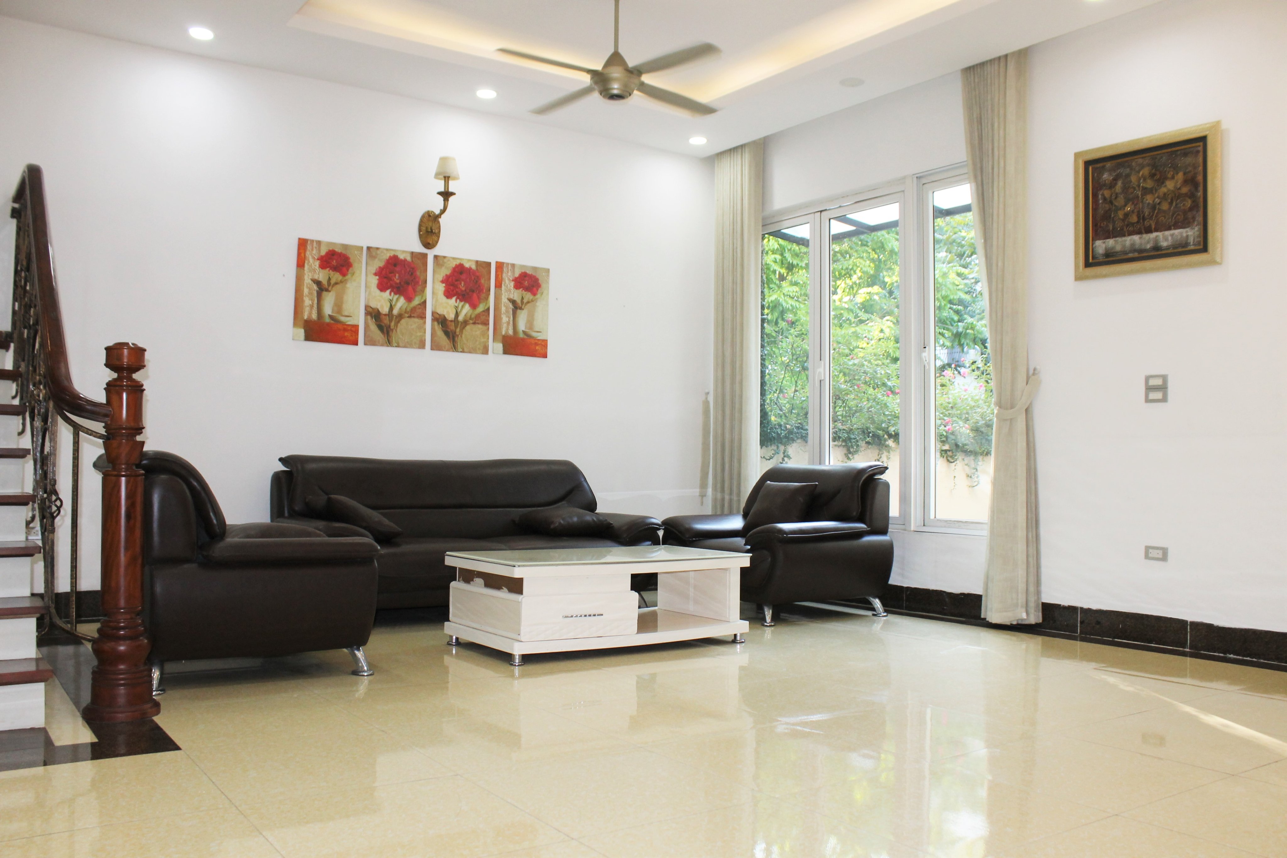 Cho thuê Biệt thự Song Lập tại Vinhomes Riverside đã hoàn thiện đủ đồ 2
