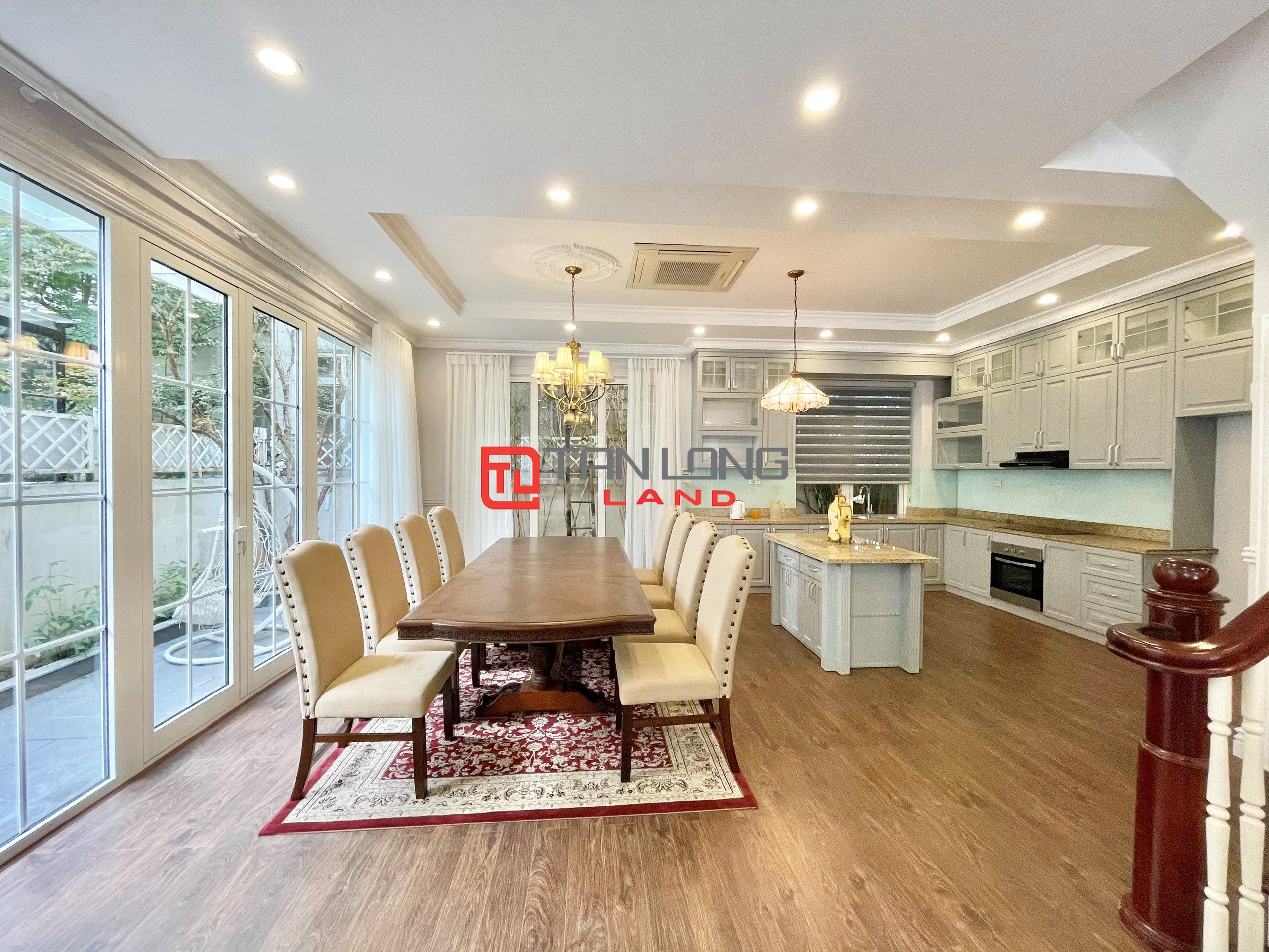 Cho thuê Biệt thự Song lập tiểu khu Anh Đào gần TTTM Vincom tại Vinhomes Riverside Long Biên 3