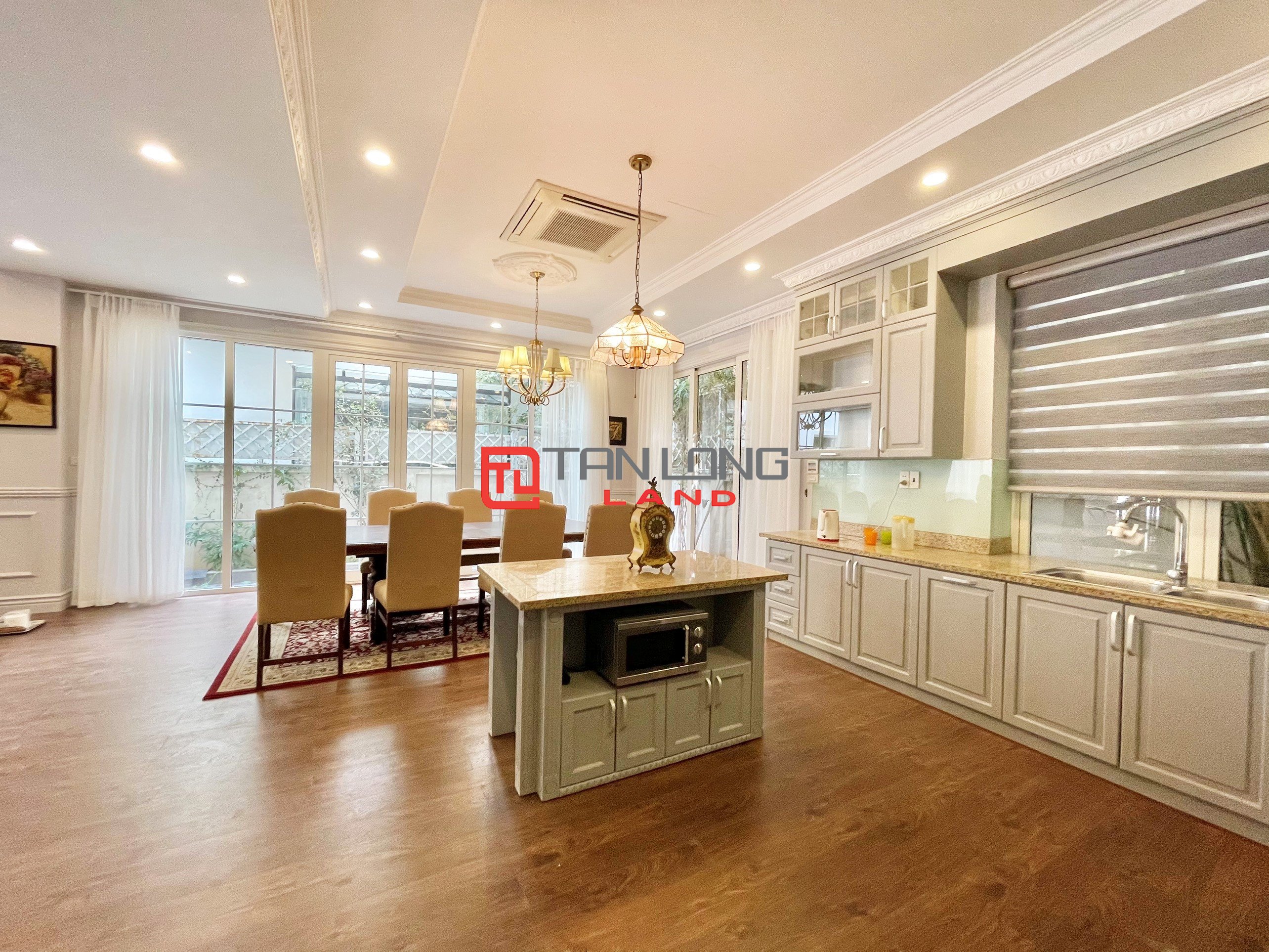 Cho thuê Biệt thự Song lập tiểu khu Anh Đào gần TTTM Vincom tại Vinhomes Riverside Long Biên 6