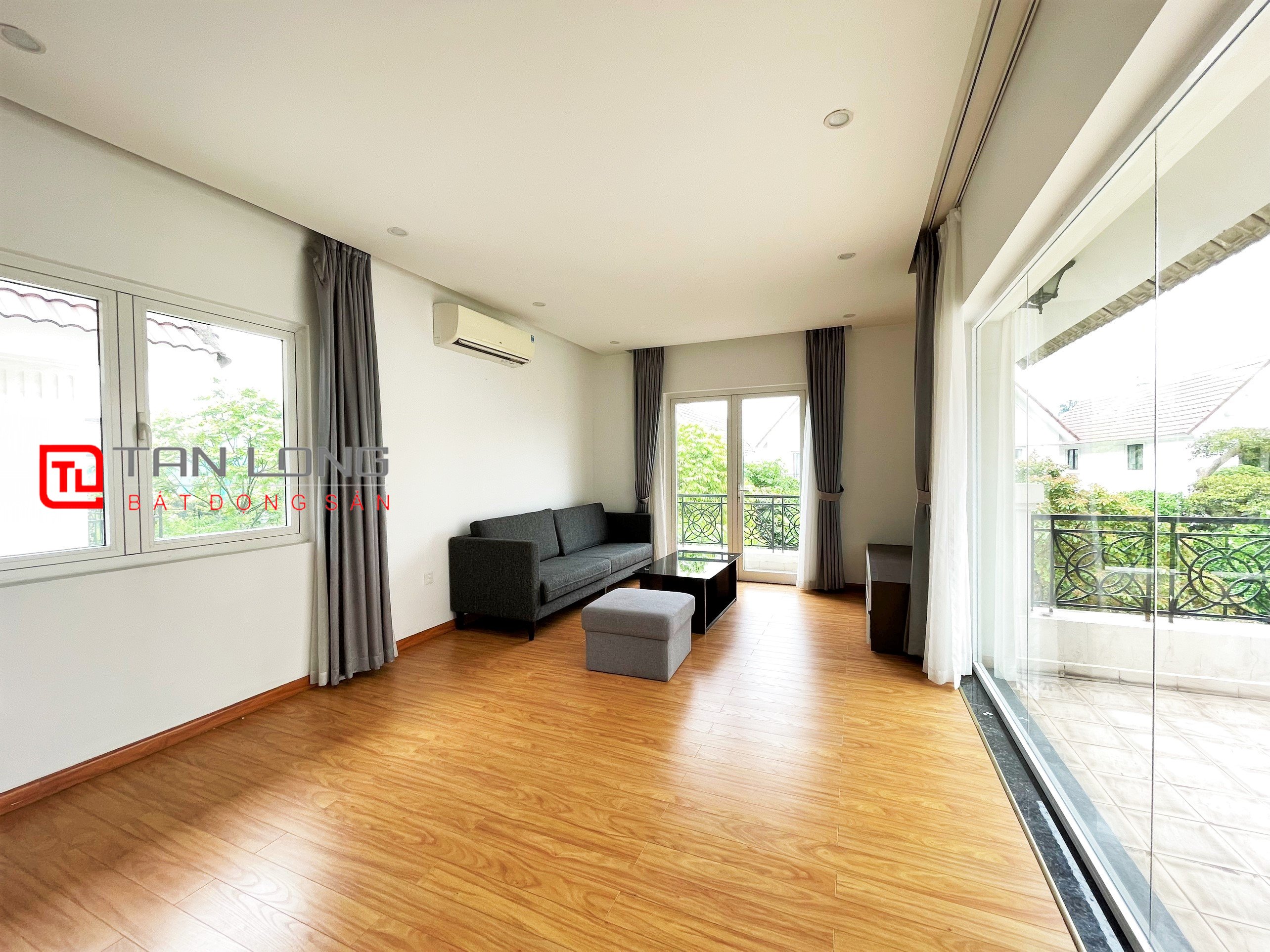 Cho thuê Biệt thự song lập view ngã 3 sông tại Vinhomes Riverside 20