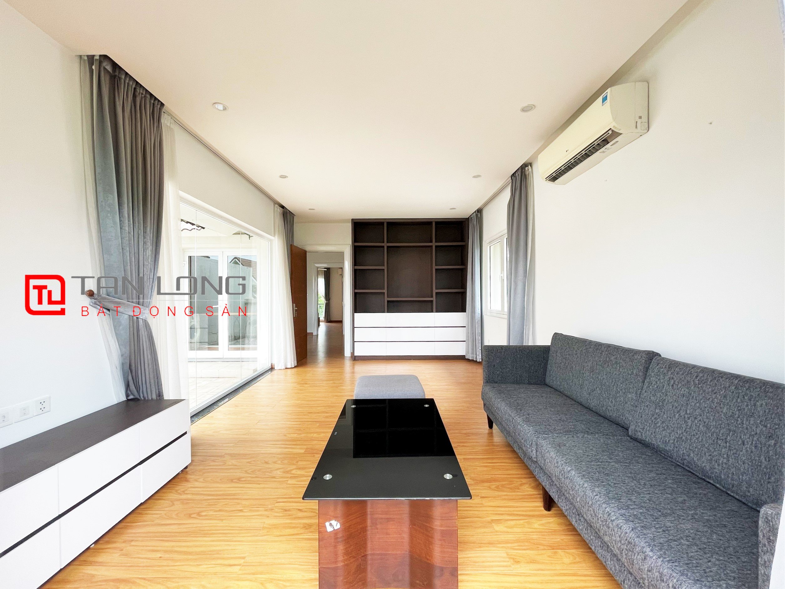 Cho thuê Biệt thự song lập view ngã 3 sông tại Vinhomes Riverside 21