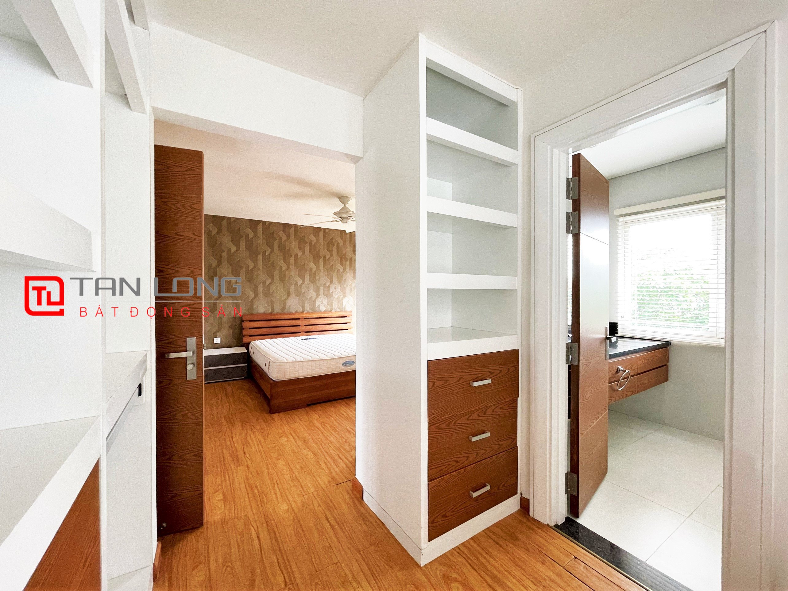 Cho thuê Biệt thự song lập view ngã 3 sông tại Vinhomes Riverside 24