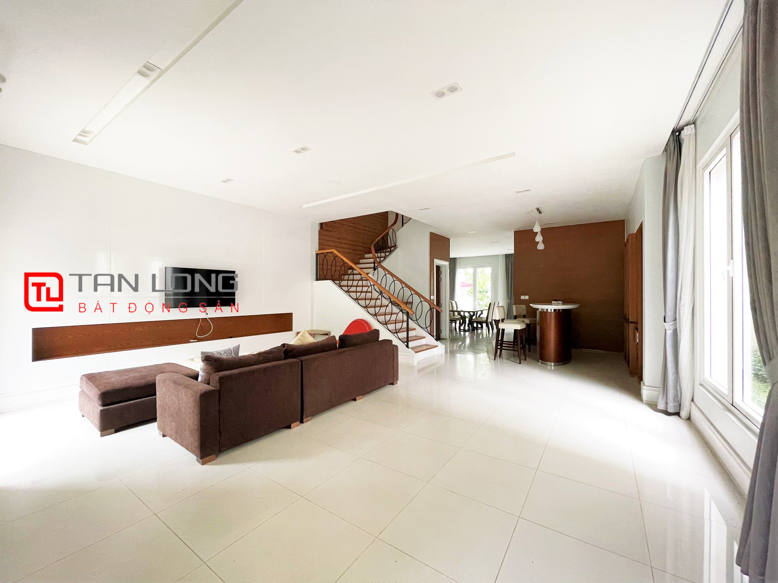 Cho thuê Biệt thự song lập view ngã 3 sông tại Vinhomes Riverside 4