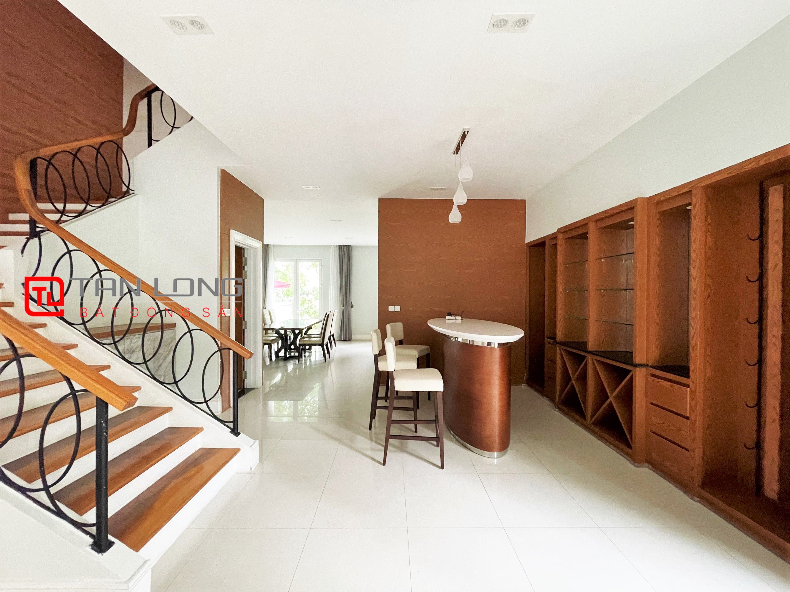 Cho thuê Biệt thự song lập view ngã 3 sông tại Vinhomes Riverside 5
