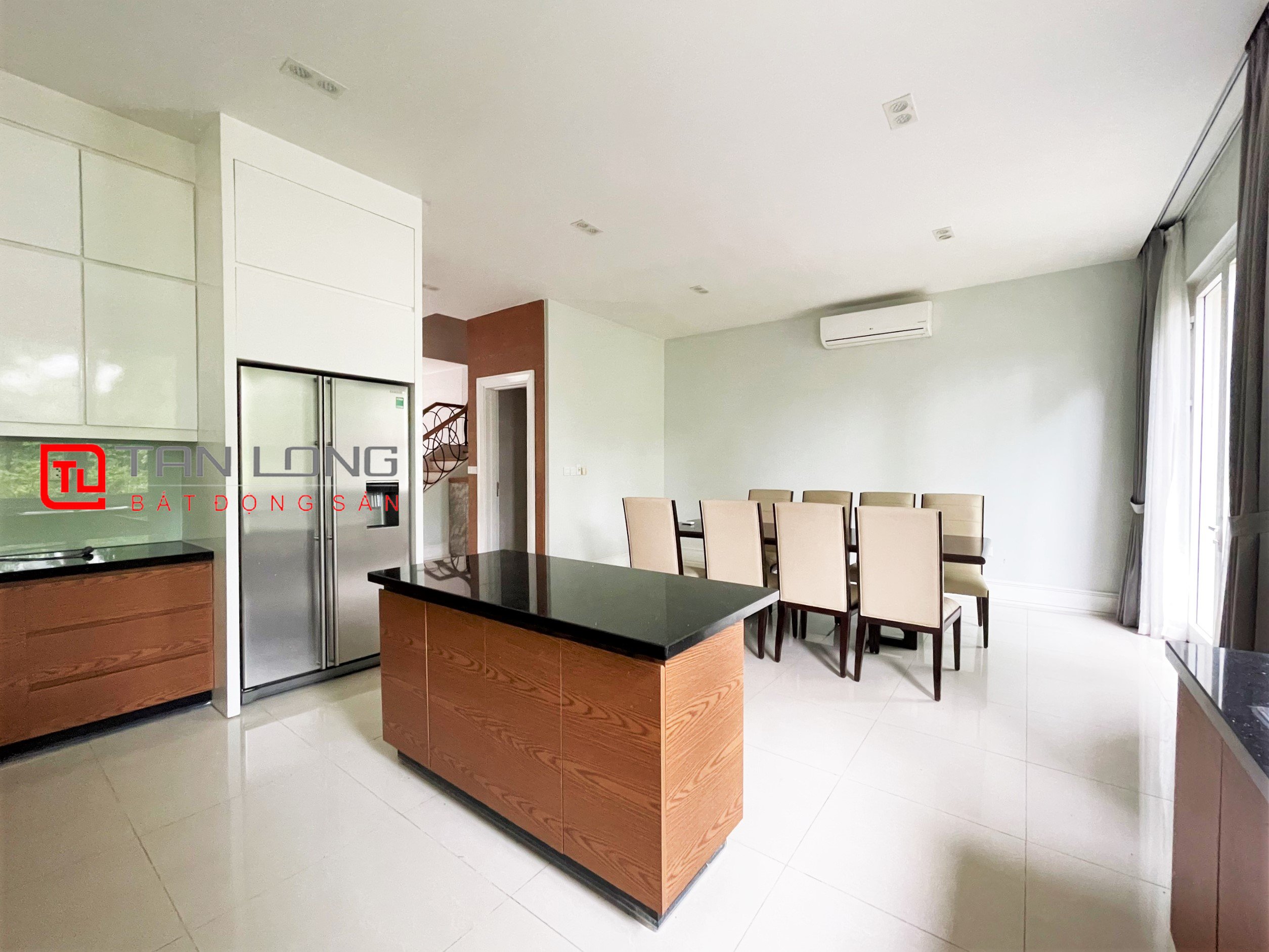 Cho thuê Biệt thự song lập view ngã 3 sông tại Vinhomes Riverside 7