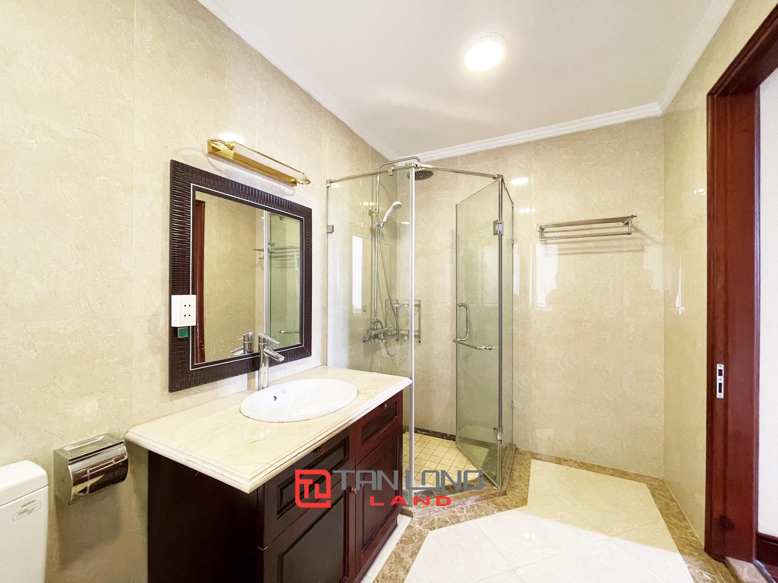Cho thuê Biệt thự Song lập view sông gần trường quốc tế BIS tại Vinhomes Riverside 13