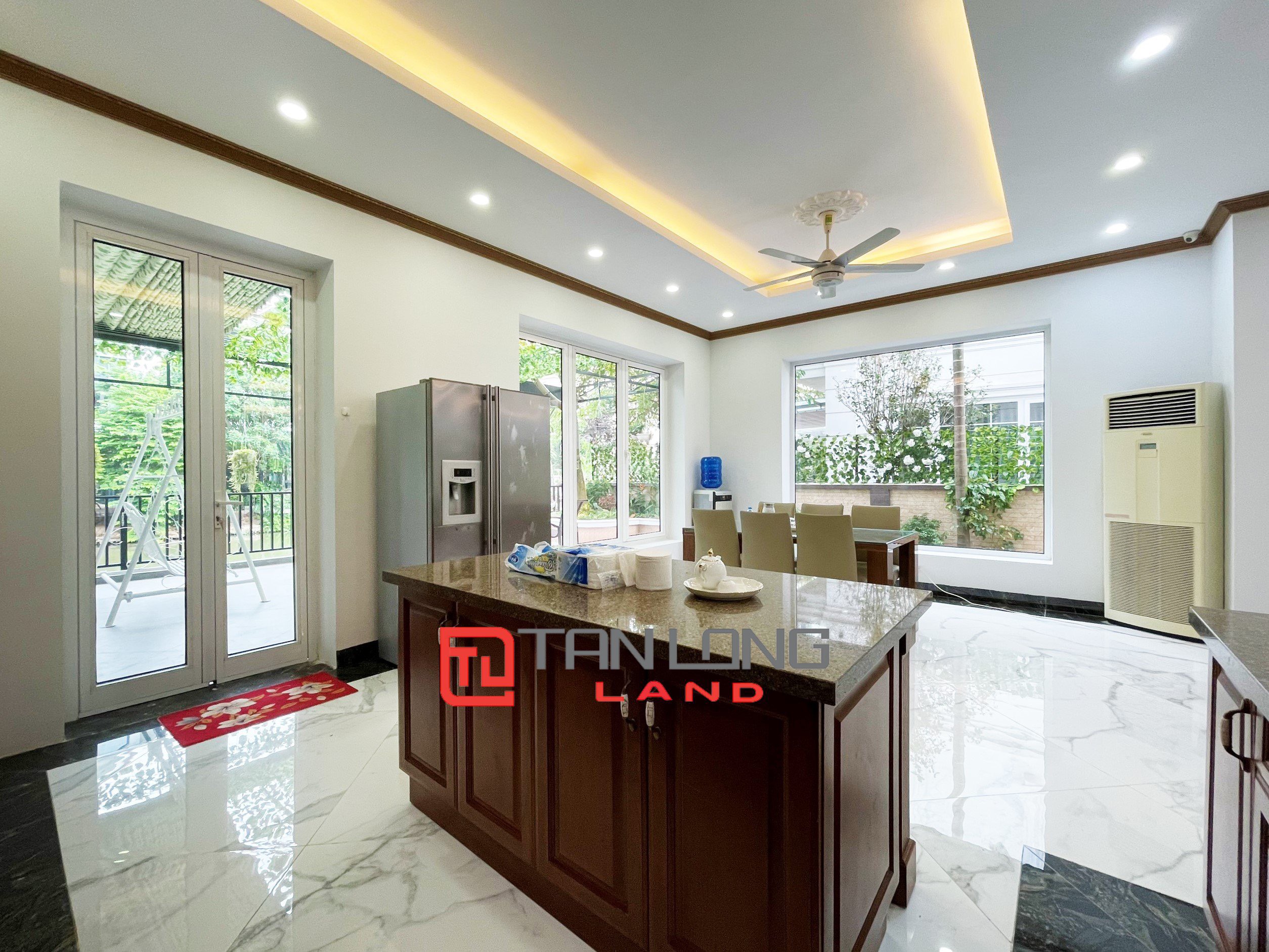 Cho thuê Biệt thự Song lập view sông hoàn thiện full nội thất tại Vinhomes Riverside 4