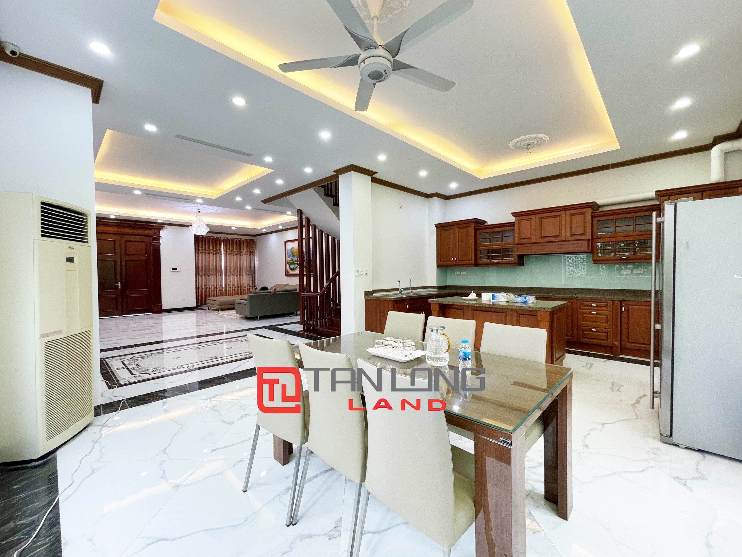 Cho thuê Biệt thự Song lập view sông hoàn thiện full nội thất tại Vinhomes Riverside 5