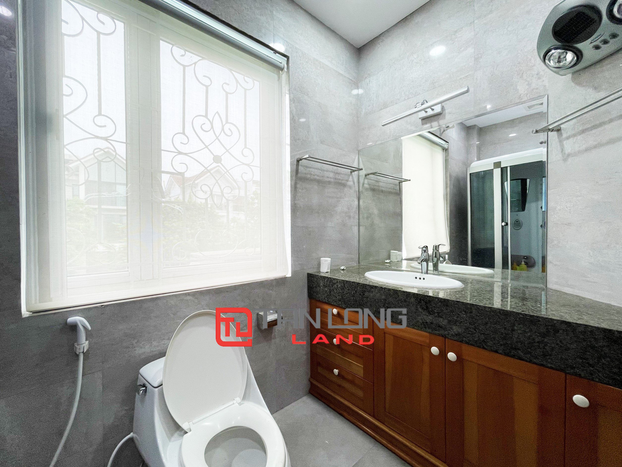 Cho thuê Biệt thự Song lập view sông hoàn thiện full nội thất tại Vinhomes Riverside 14