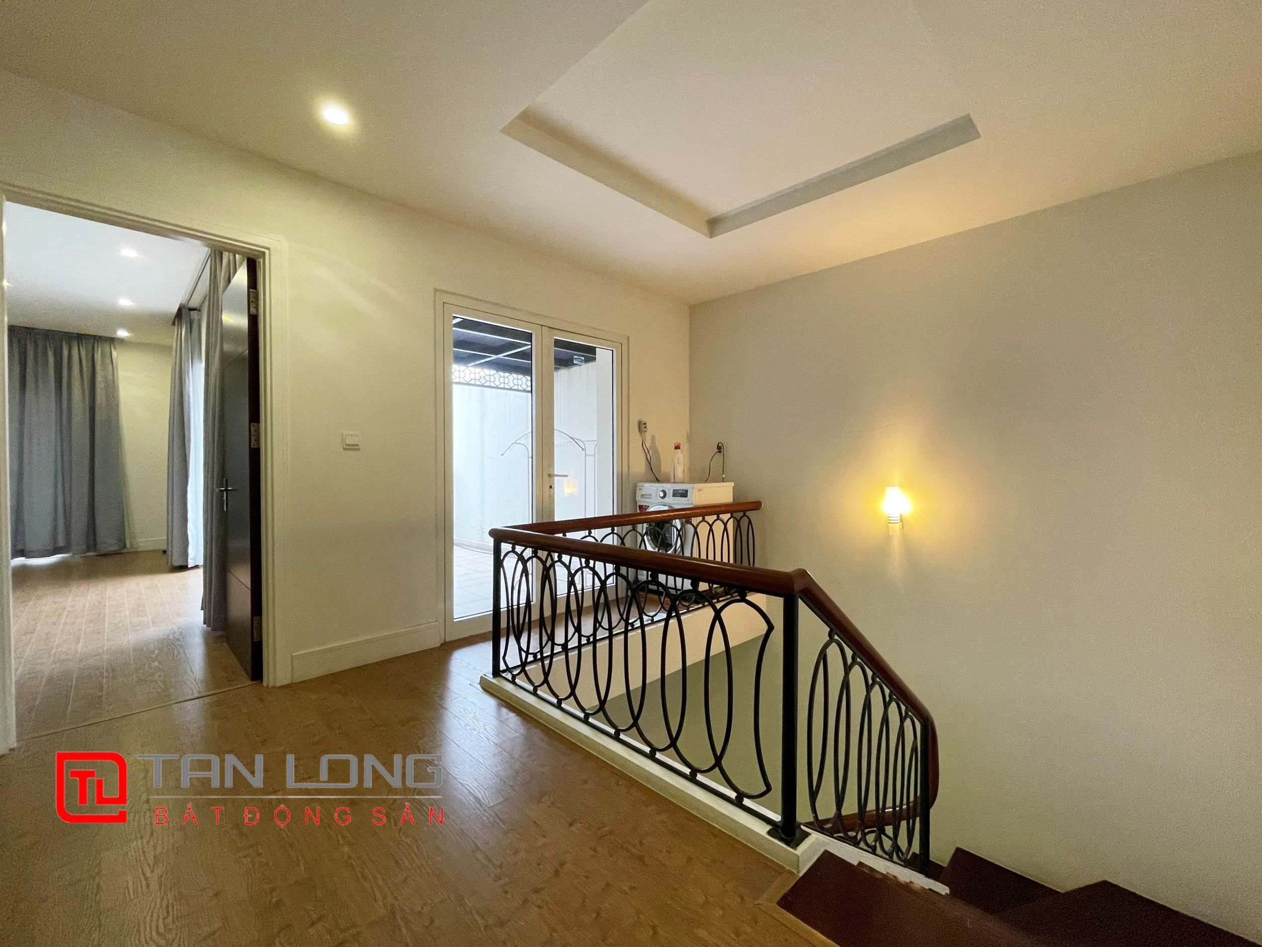 Cho thuê biệt thự song lập view sông trước nhà tại Vinhomes Riverside 17
