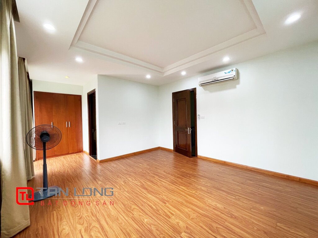 Cho thuê Biệt Thự Song Lập view vườn hoa tại Vinhomes Riverside 11