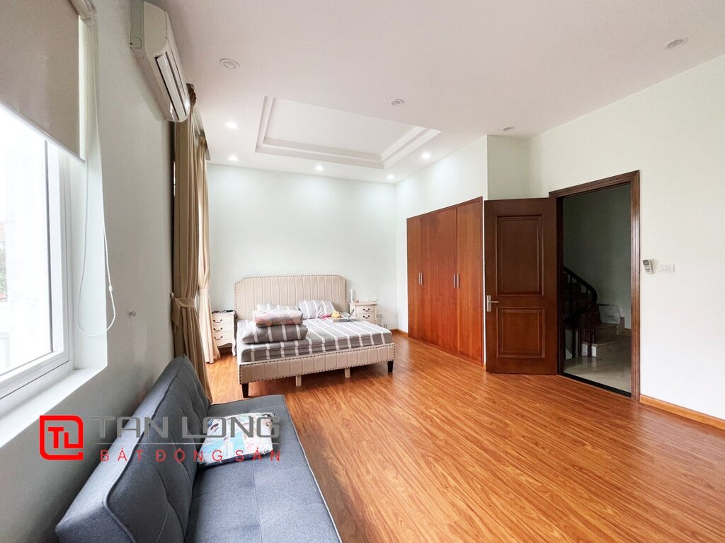 Cho thuê Biệt Thự Song Lập view vườn hoa tại Vinhomes Riverside 16