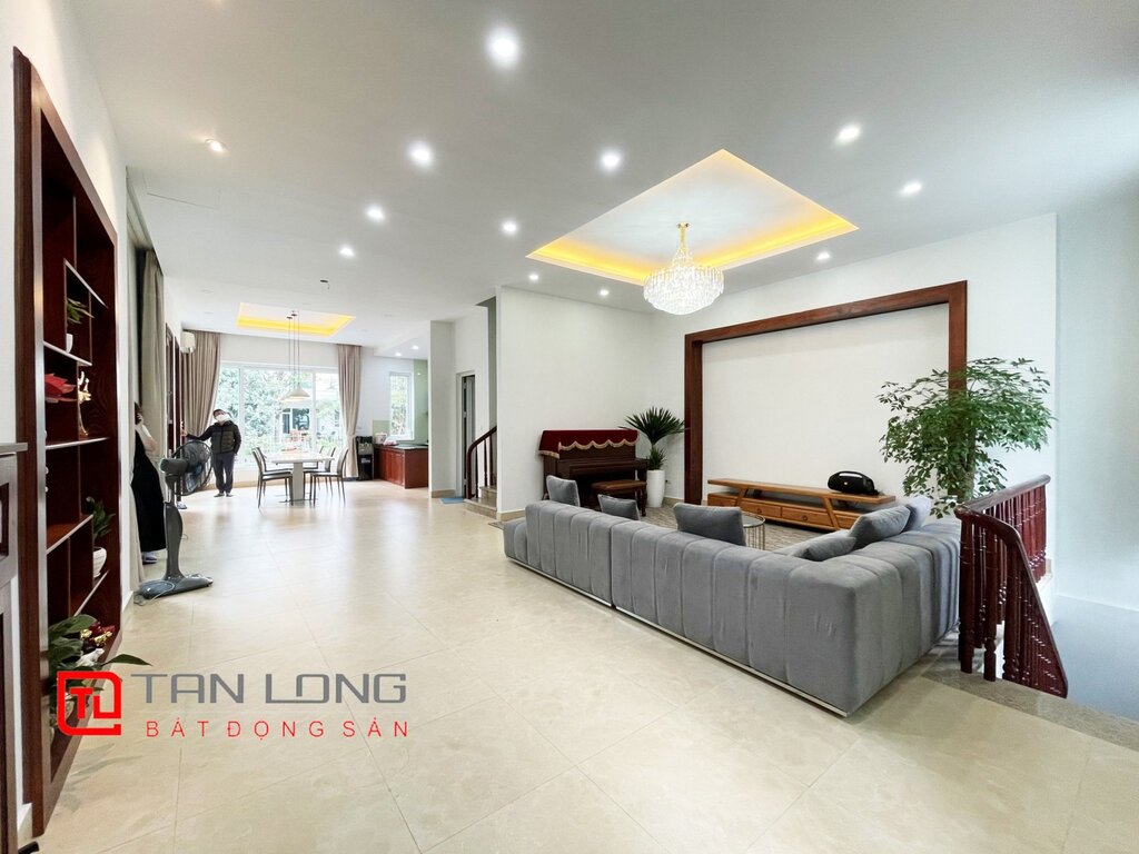 Cho thuê Biệt Thự Song Lập view vườn hoa tại Vinhomes Riverside 4