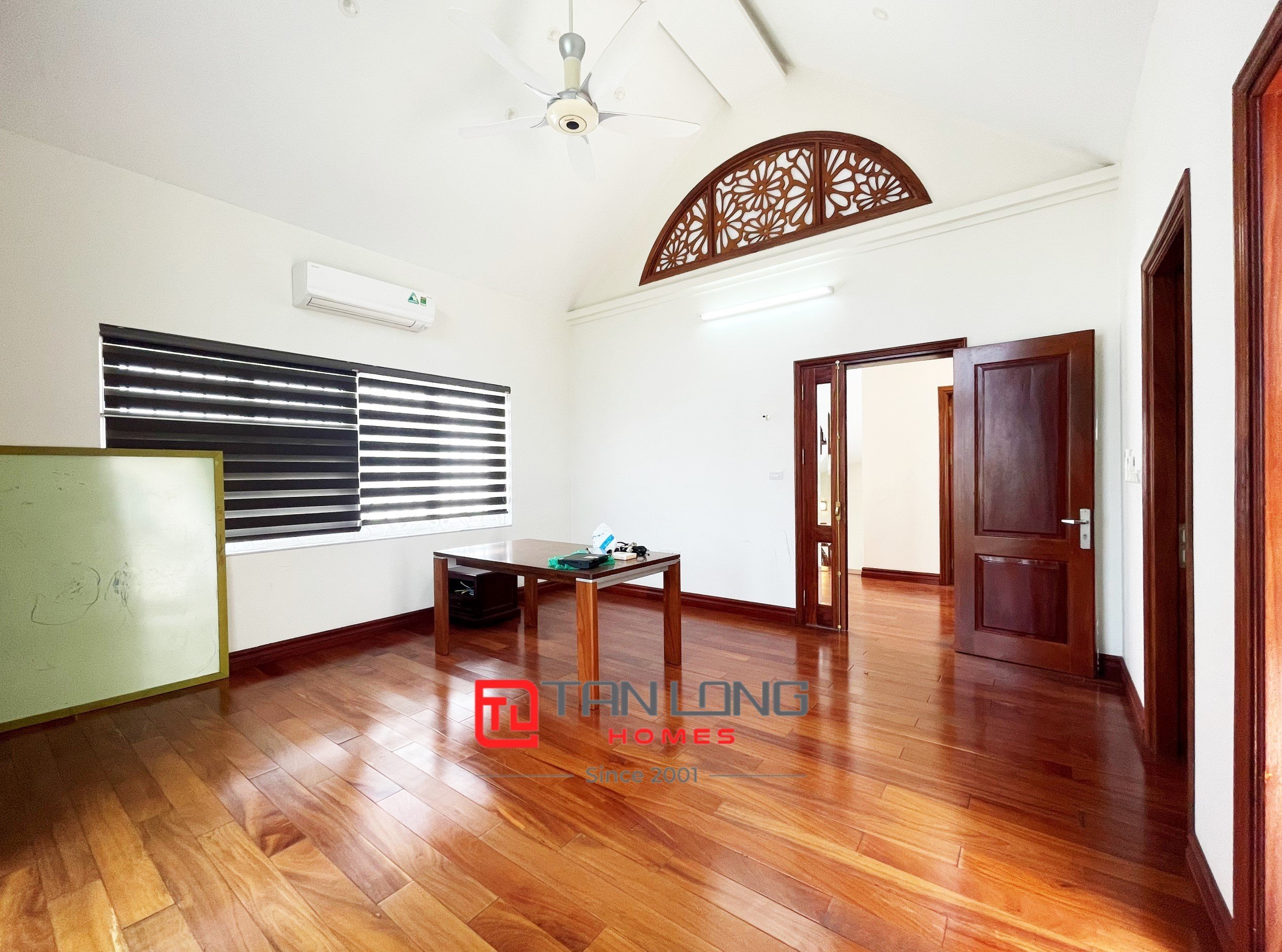 Cho thuê biệt thự tứ lập Vinhomes Riveride Long Biên 11