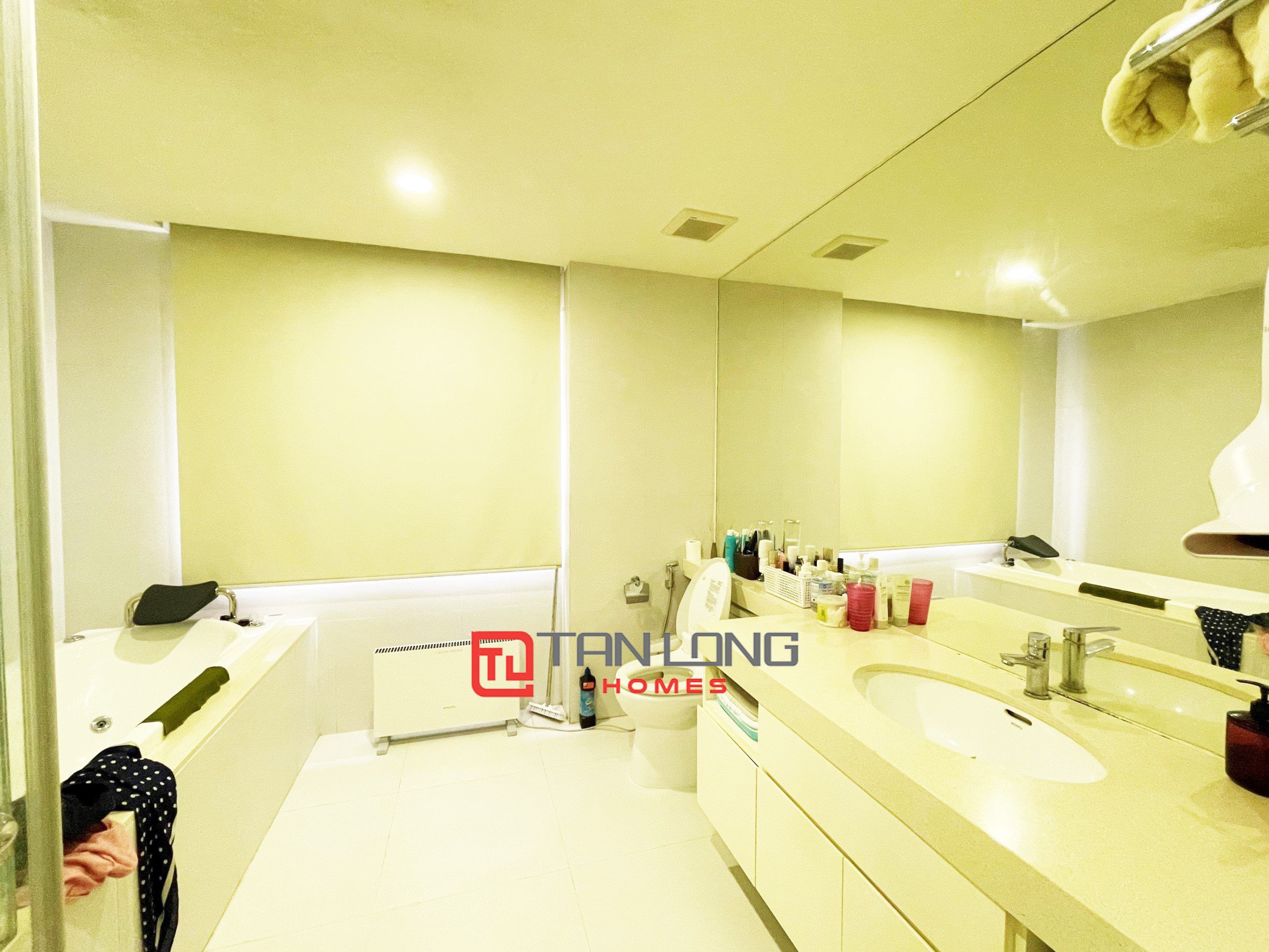 Cho thuê Biệt thự view sông full nội thất tại Vinhomes Riverside 6