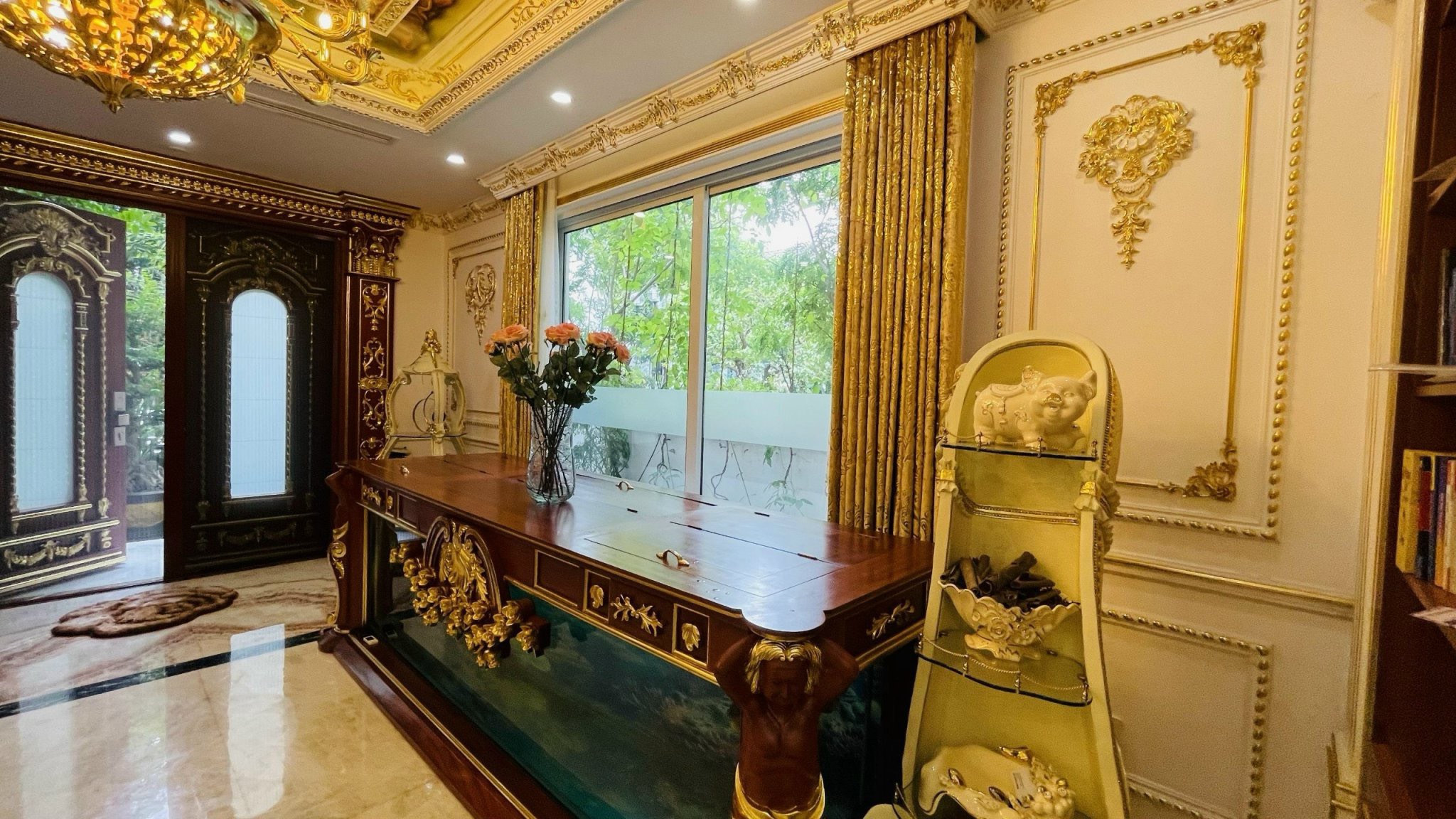 Cho thuê đơn lập Hoàng Gia Vinhomes Riverside 330m2 có thang máy khu Hoa Sữa 8