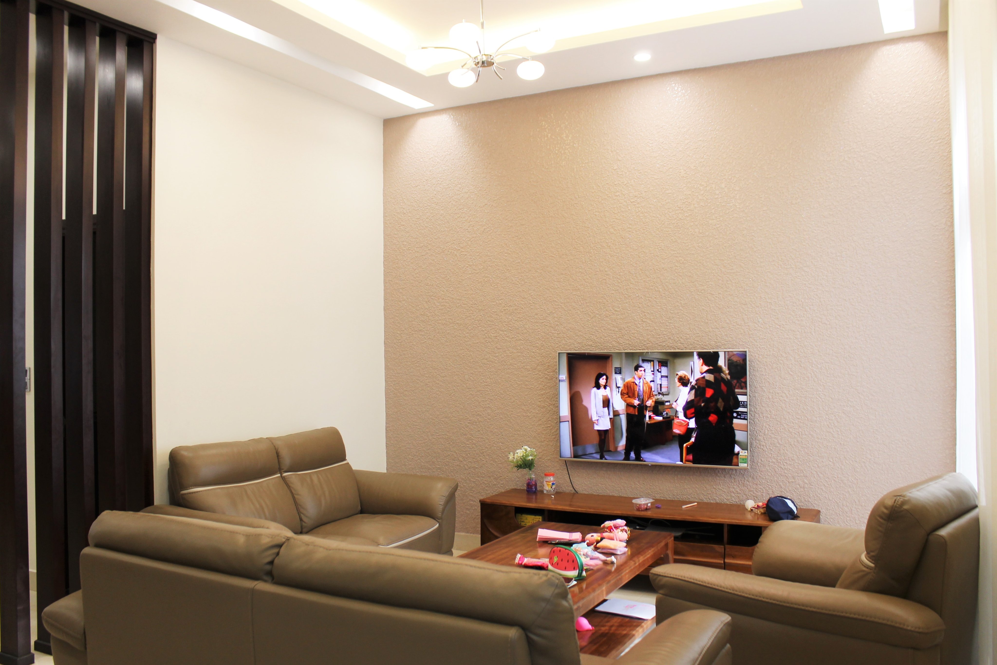 Cho thuê nhà liền kề hoàn thiện phía hồ Vinhomes The Harmony 2