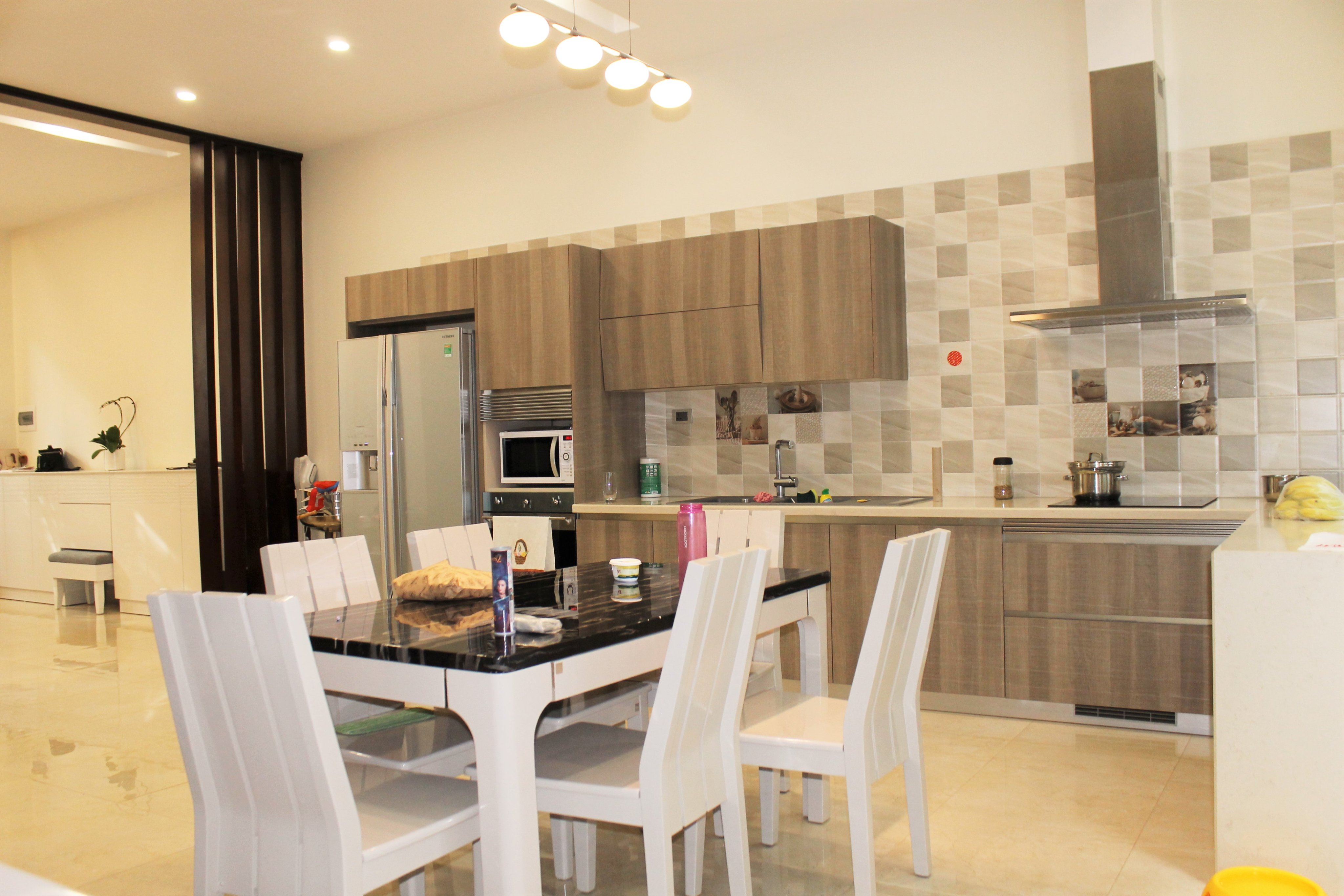 Cho thuê nhà liền kề hoàn thiện phía hồ Vinhomes The Harmony 3