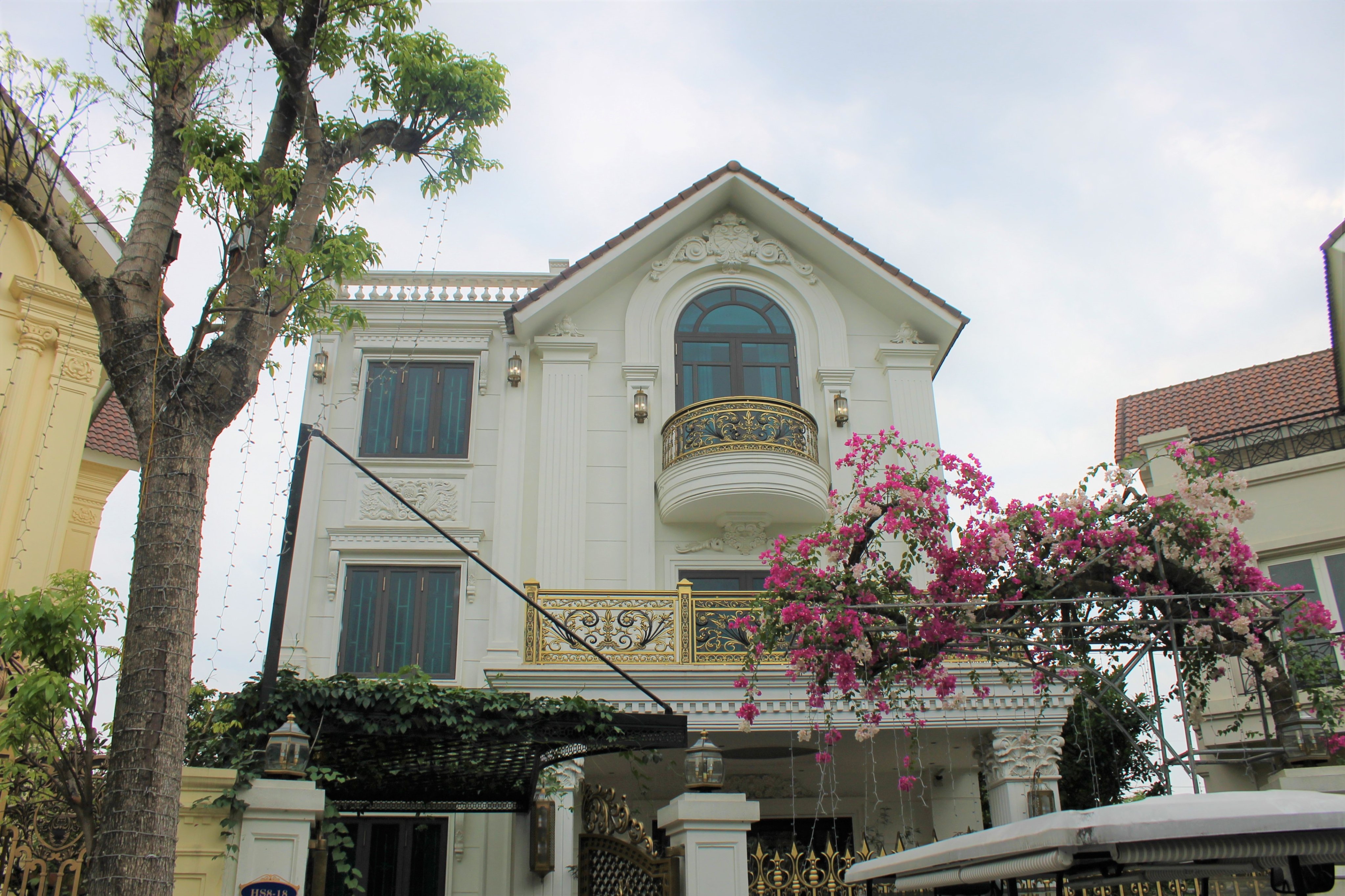 Cho thuê siêu Biệt Thự Đơn Lập Hoa hậu tại Khu đô thị Vinhomes Riverside 1