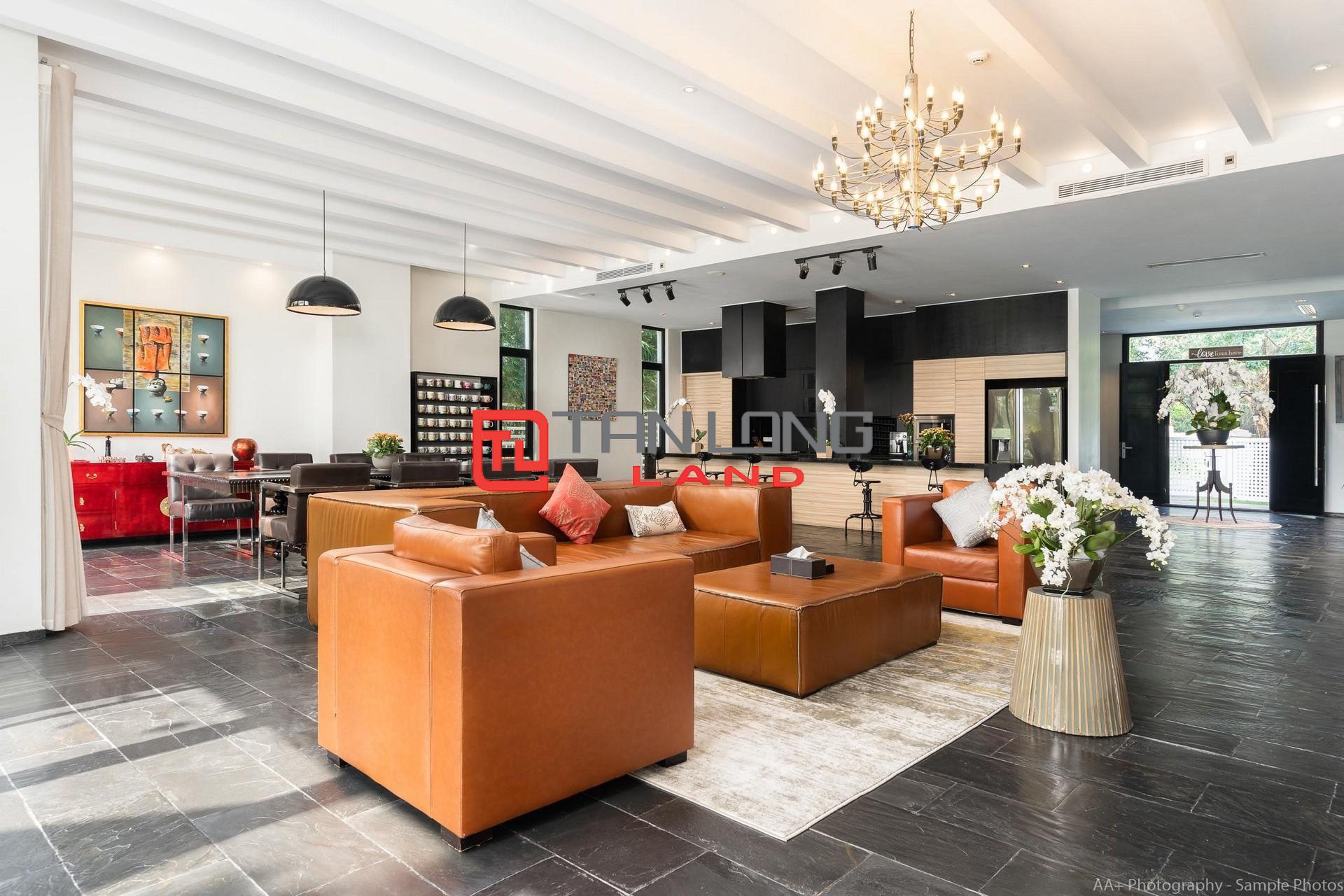 Cho thuê Siêu Biệt thự Đơn lập khu Bằng Lăng với 5 phòng ngủ tại Vinhomes Riverside Long Biên 5