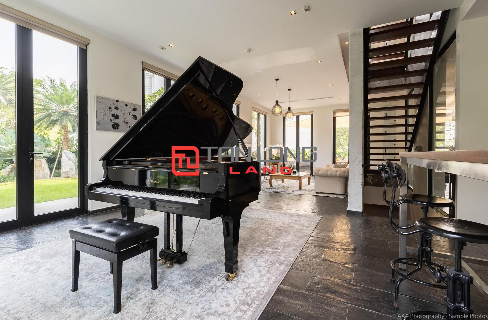 Cho thuê Siêu Biệt thự Đơn lập khu Bằng Lăng với 5 phòng ngủ tại Vinhomes Riverside Long Biên 7