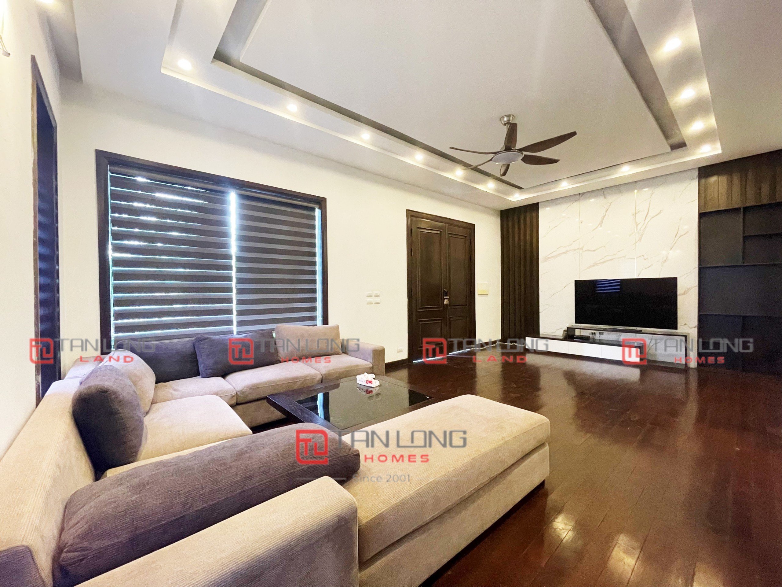 Cho thuê song lập 163m2 full đồ đẹp +1 phòng làm việc tại Vinhomes Riverside 2