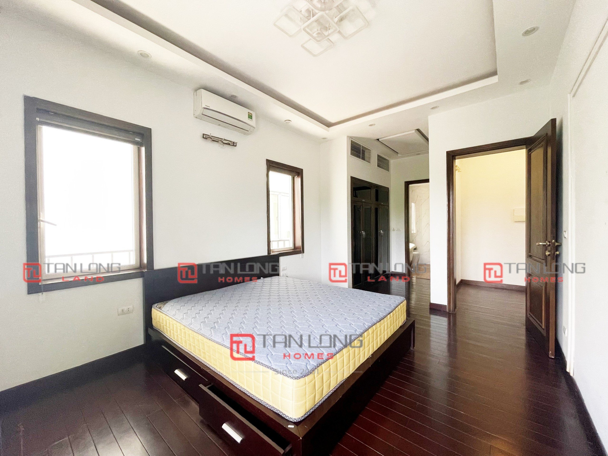 Cho thuê song lập 163m2 full đồ đẹp +1 phòng làm việc tại Vinhomes Riverside 9
