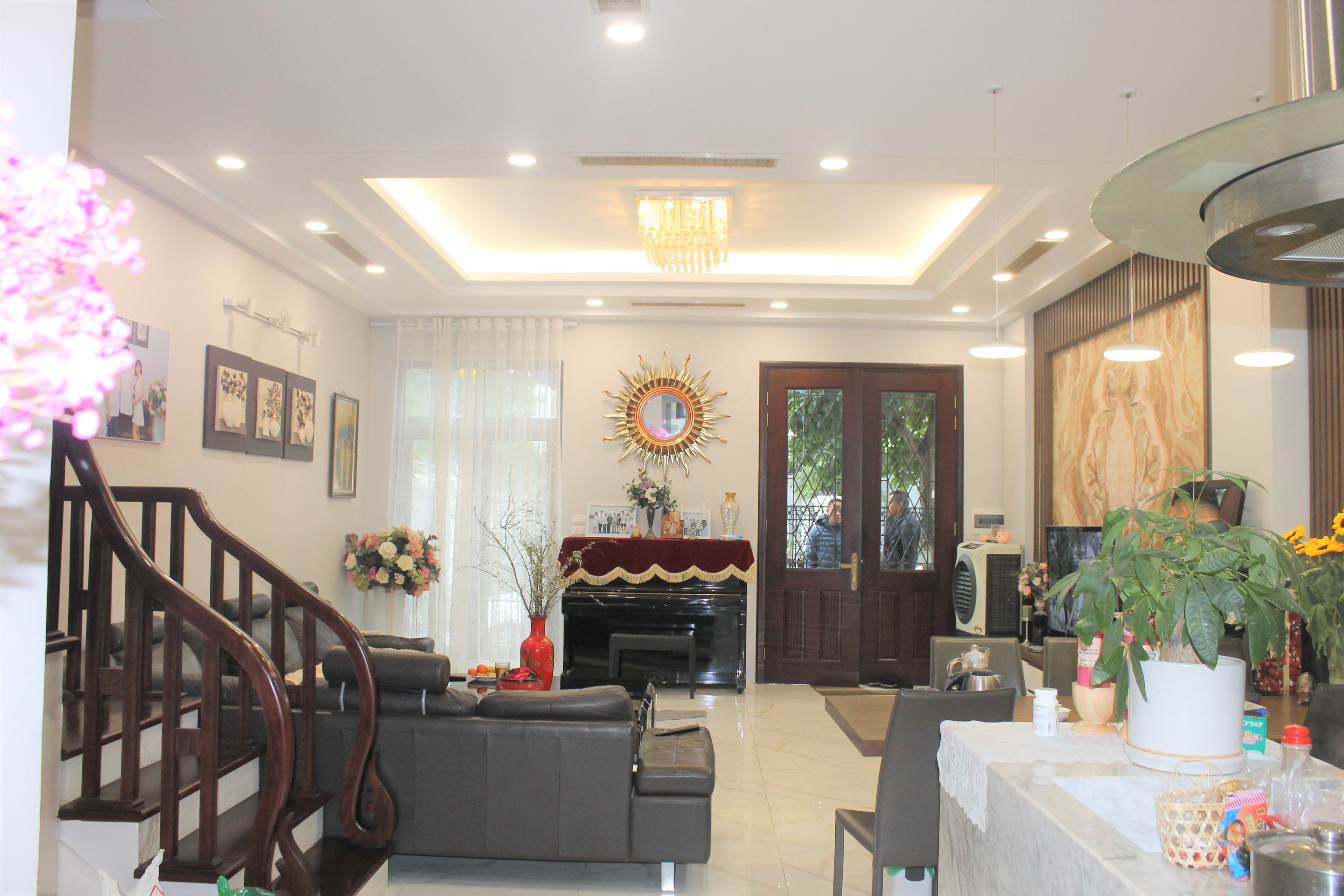 Cho thuê Biệt thự liền kề Vinhomes The Harmony gần hồ điều hoà