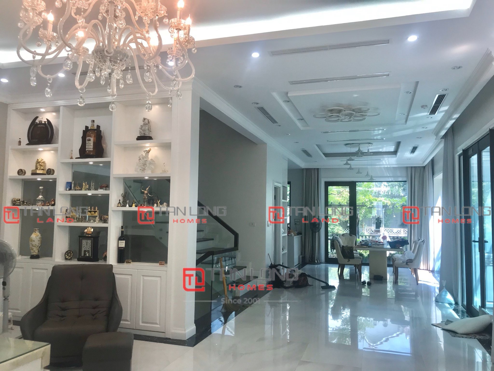 Biệt thự song lập phong cách hiện đại cho thuê tại Vinhomes Riverside