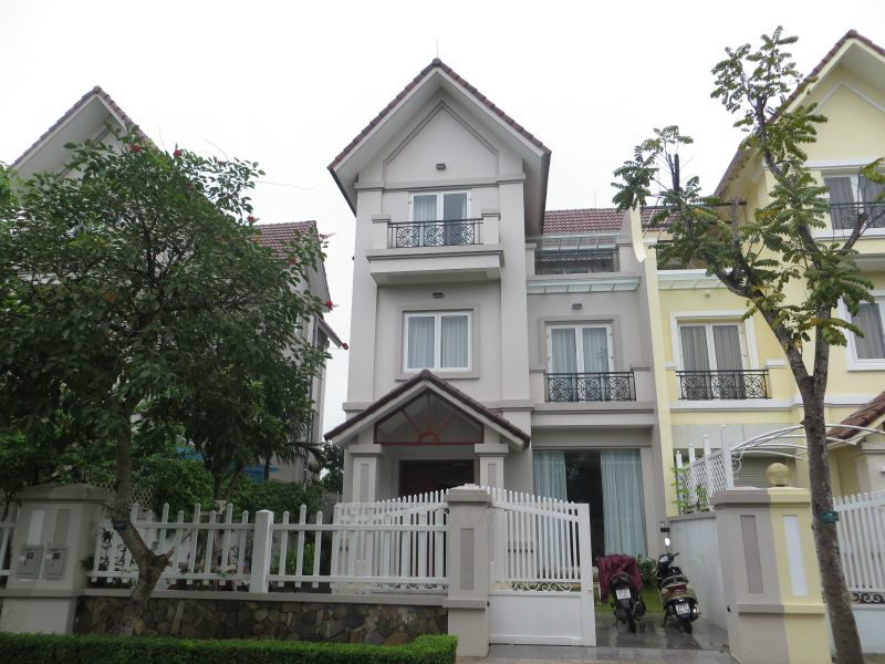 Cho thuê biệt thự 4 ngủ ở Hoa Lan Vinhomes Riverside, Long Biên