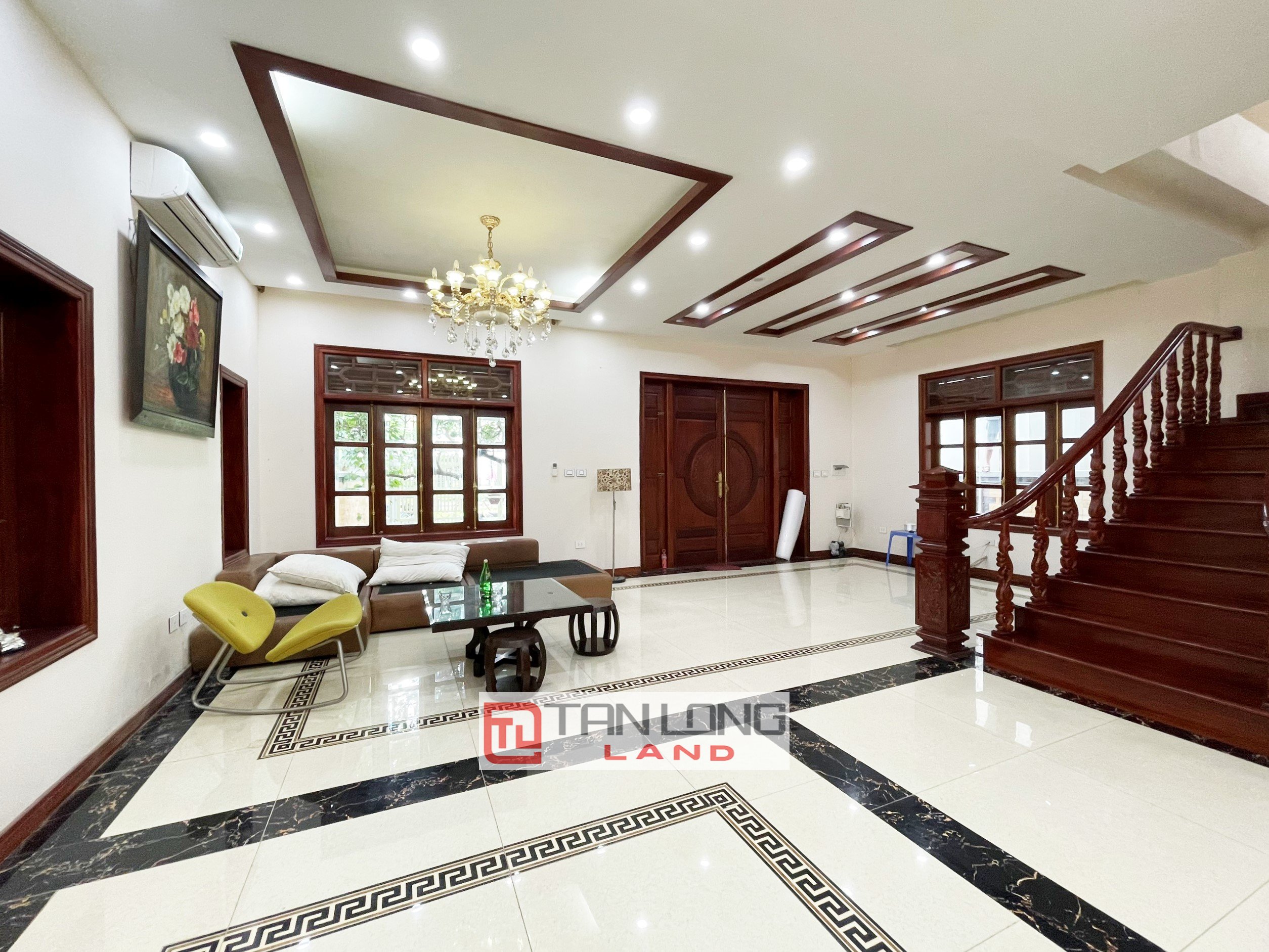 Cho thuê Biệt thự 5 phòng ngủ giá hợp lý tại Vinhomes Riverside Long Biên