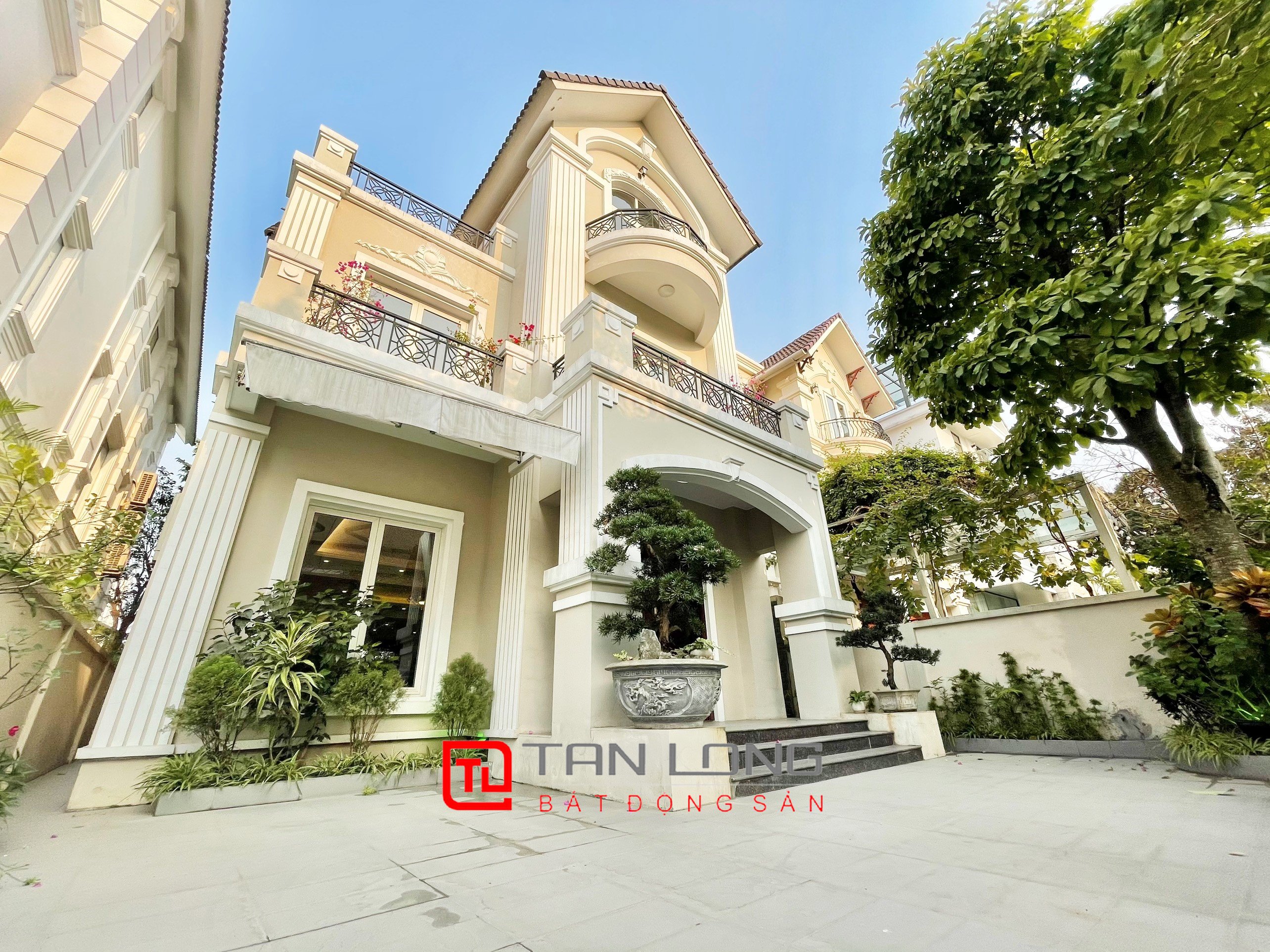 Cho thuê Biệt thự Đơn lập 4 phòng ngủ gần TTTM Vincom tại Vinhomes Riverside