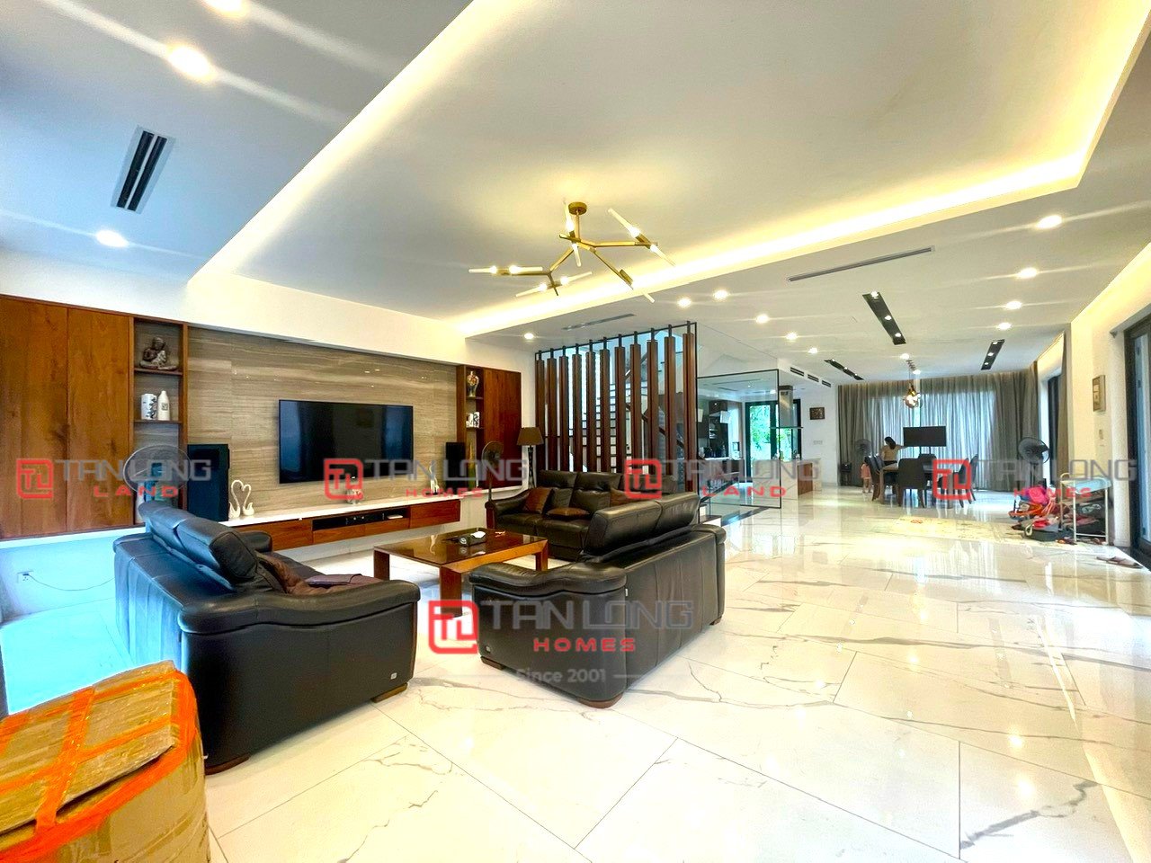 Cho thuê biệt thự đơn lập 5 phòng ngủ Vinhomes Riverside