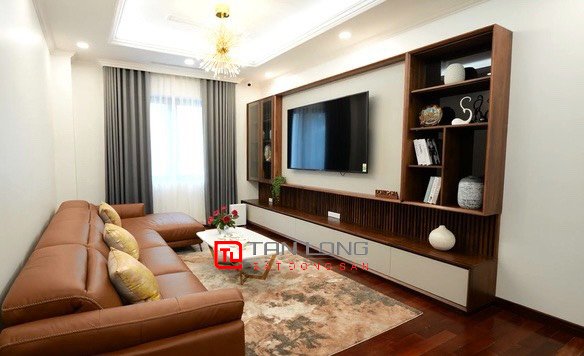 Cho thuê Biệt thự đơn lập có bể bơi tại Vinhomes Riverside Long Biên